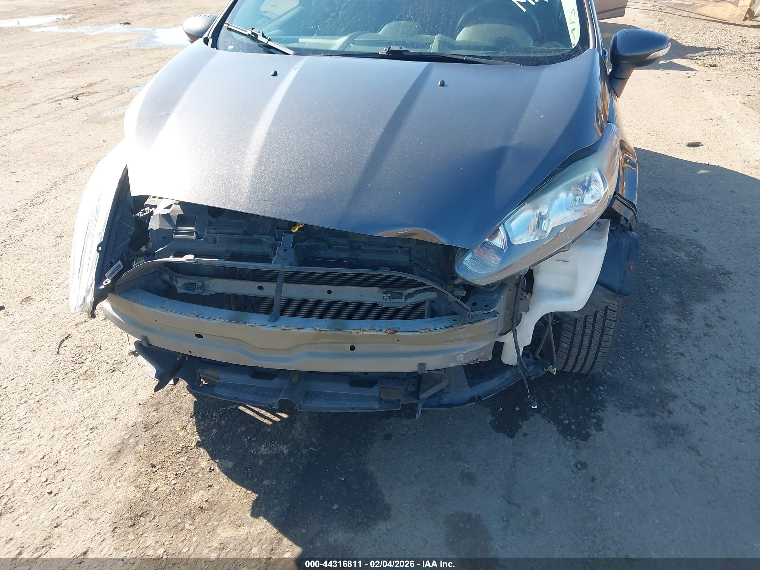 FORD FIESTA image 6