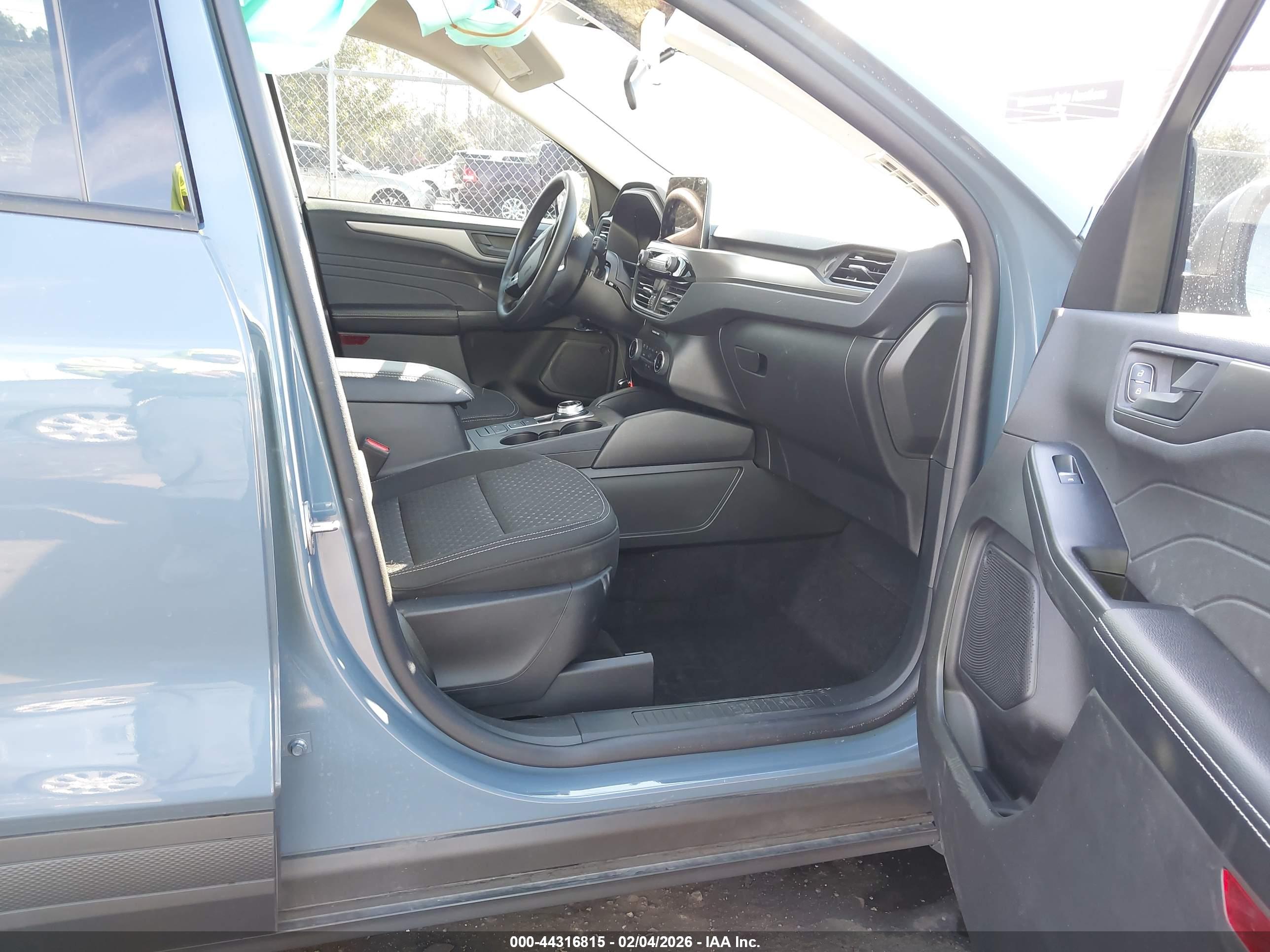 FORD ESCAPE image 5