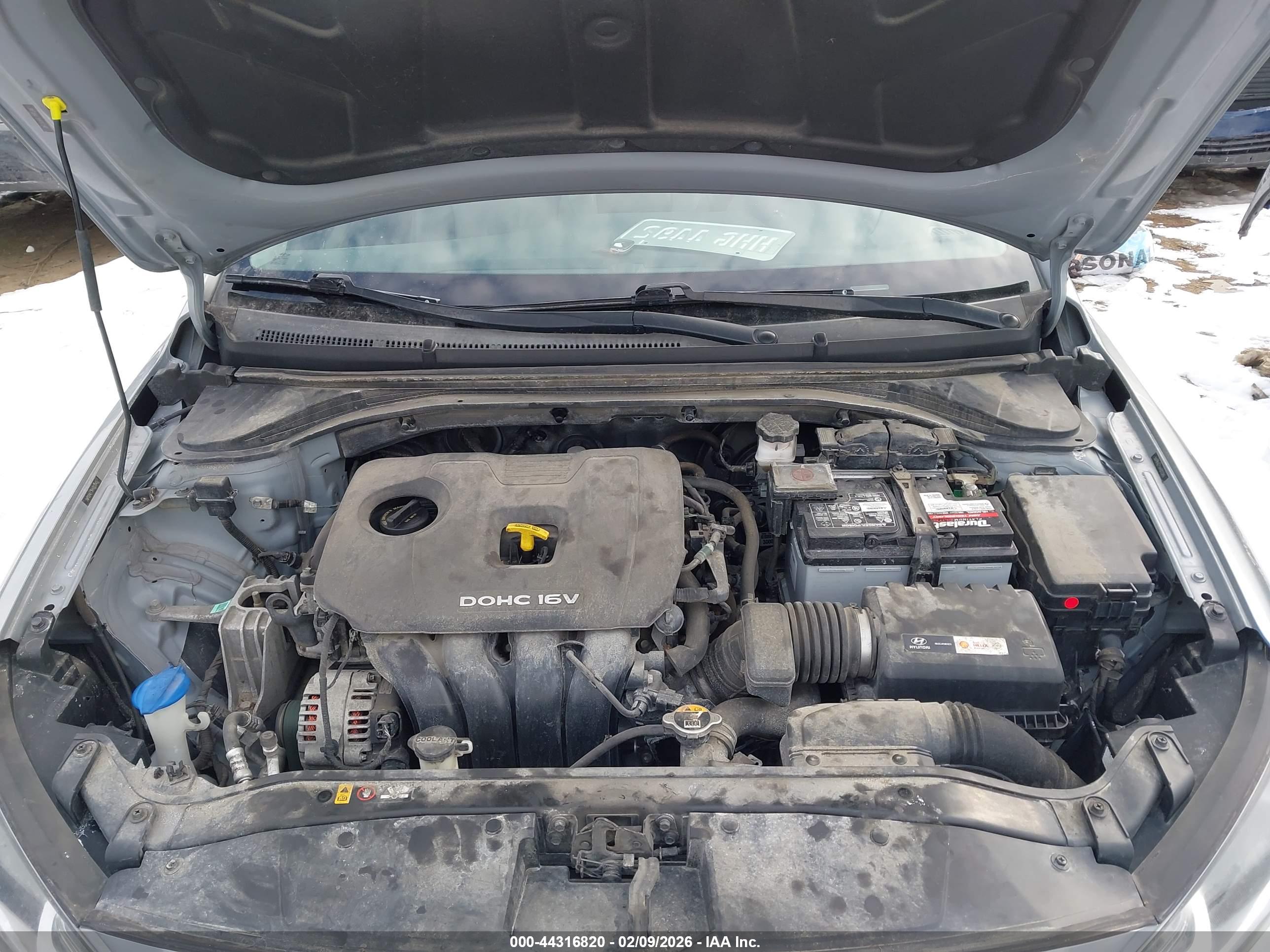 HYUNDAI ELANTRA image 10
