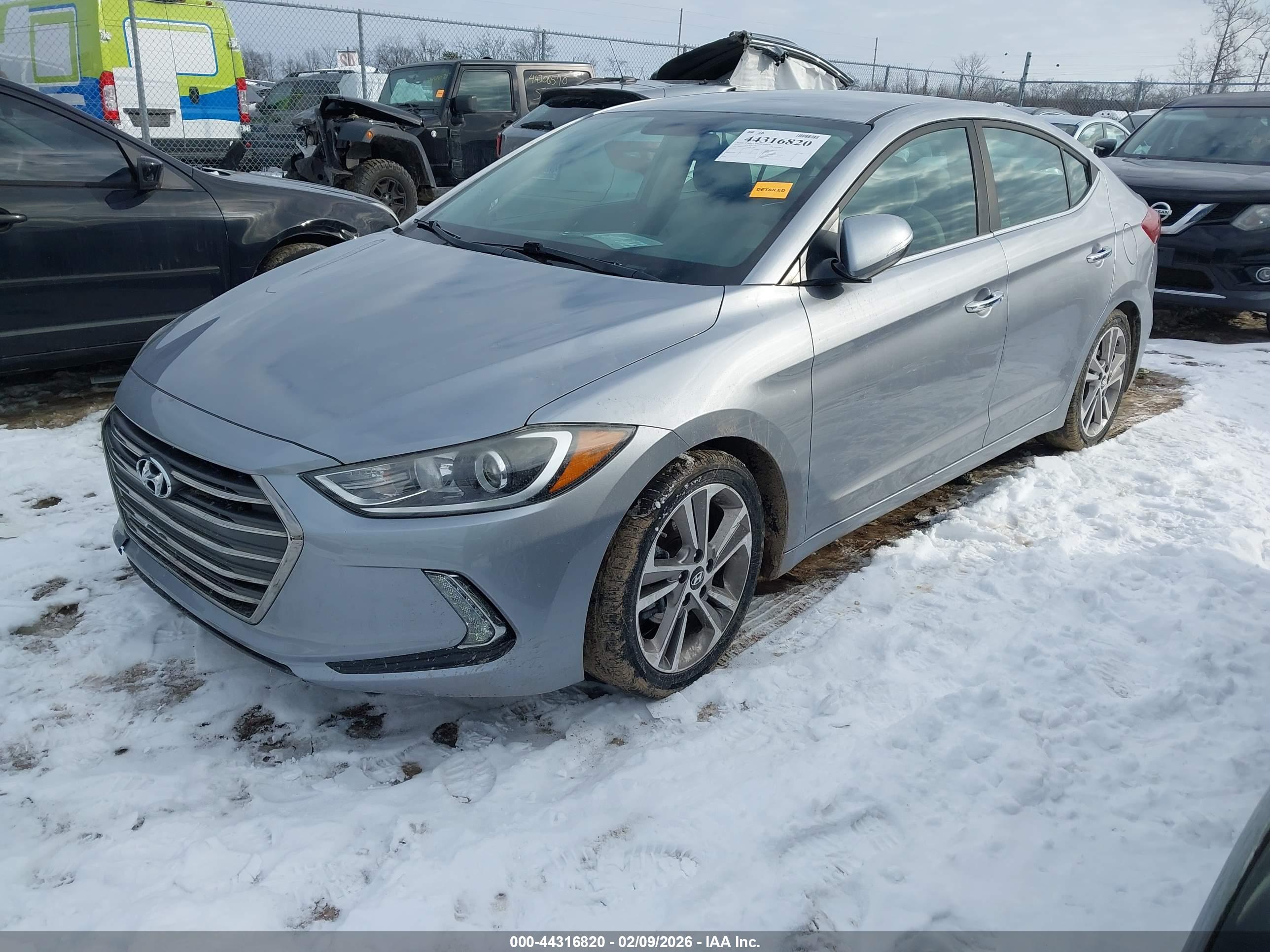 HYUNDAI ELANTRA image 2