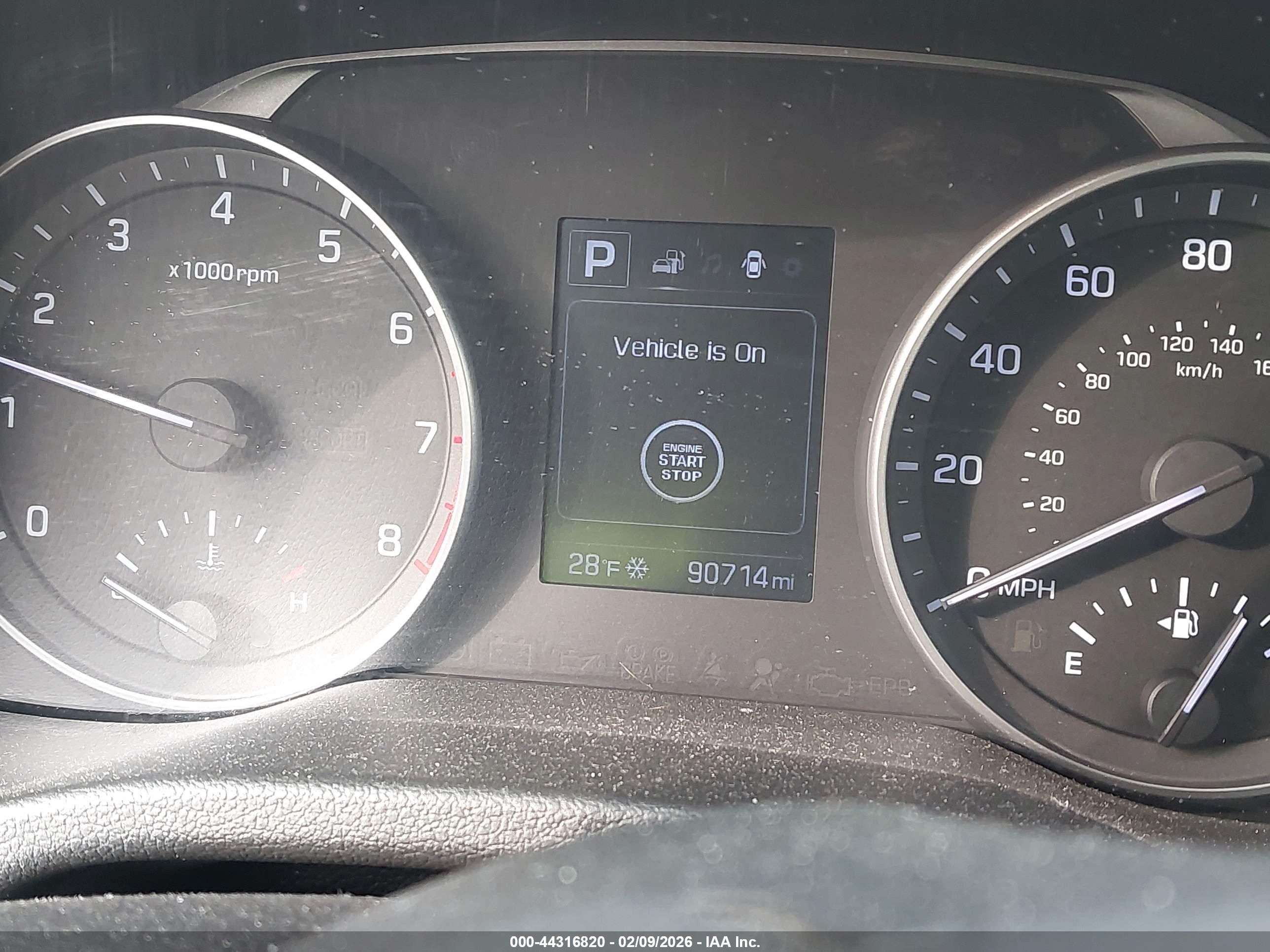 HYUNDAI ELANTRA image 7