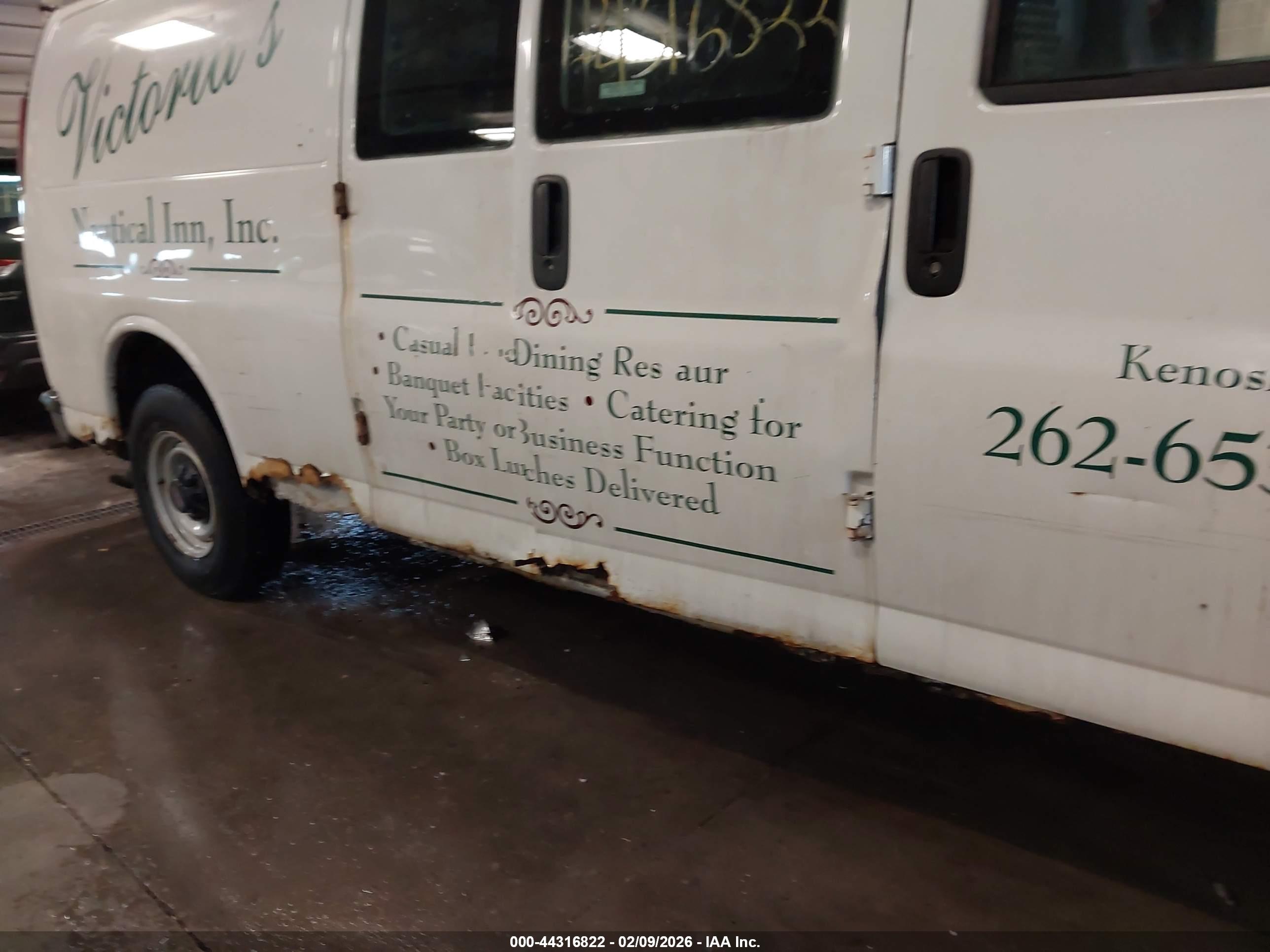 GMC SAVANA image 6