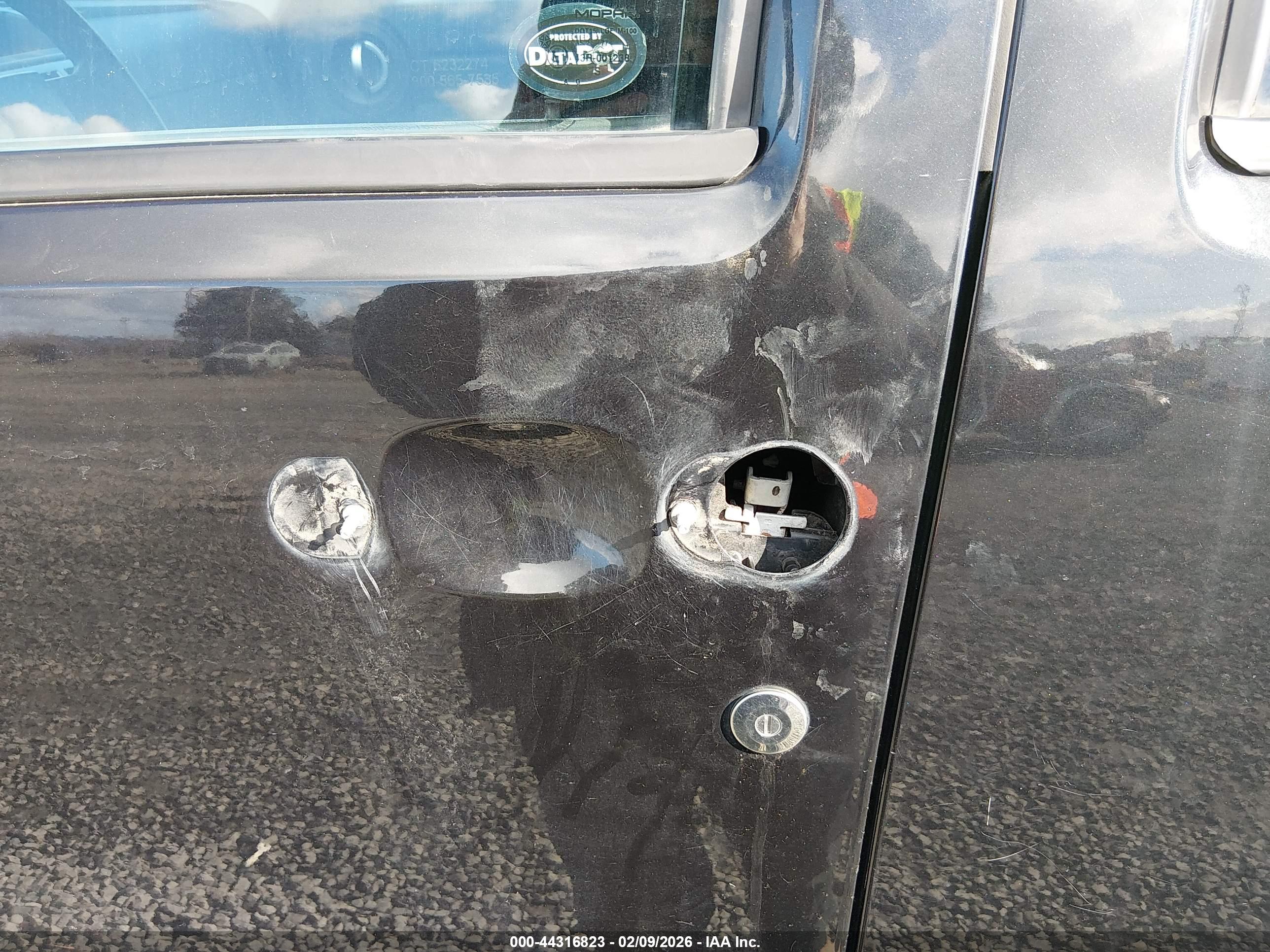 DODGE NITRO image 6