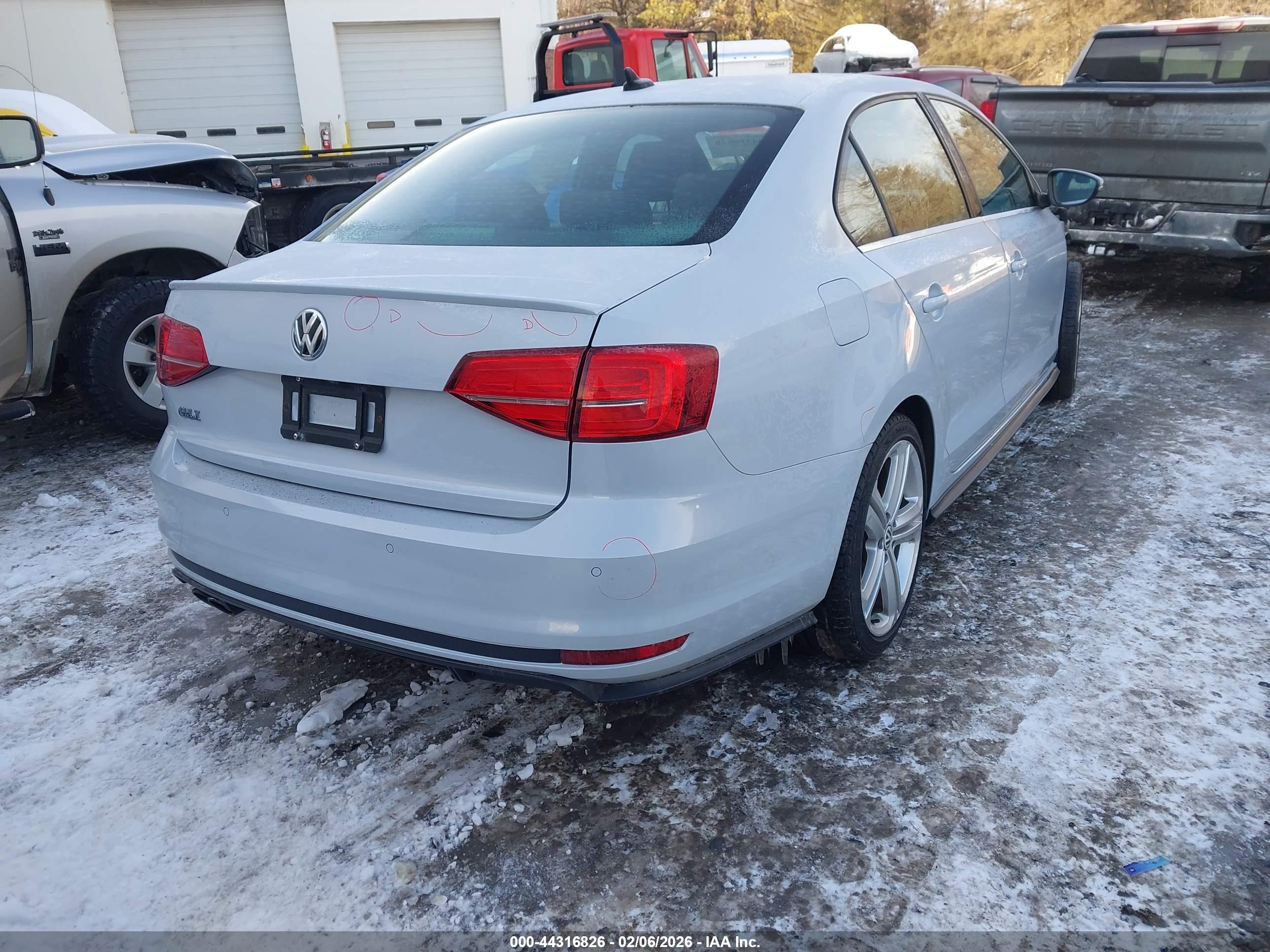 VOLKSWAGEN JETTA image 4