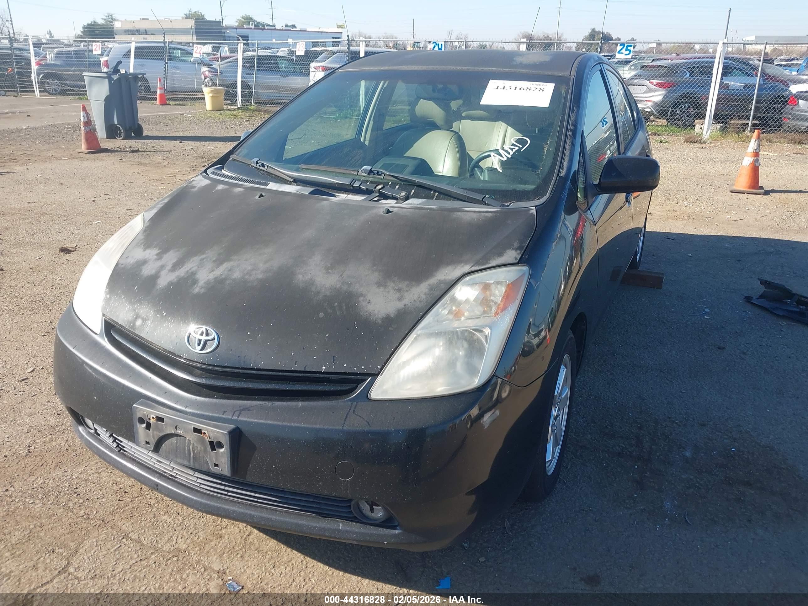 TOYOTA PRIUS image 2