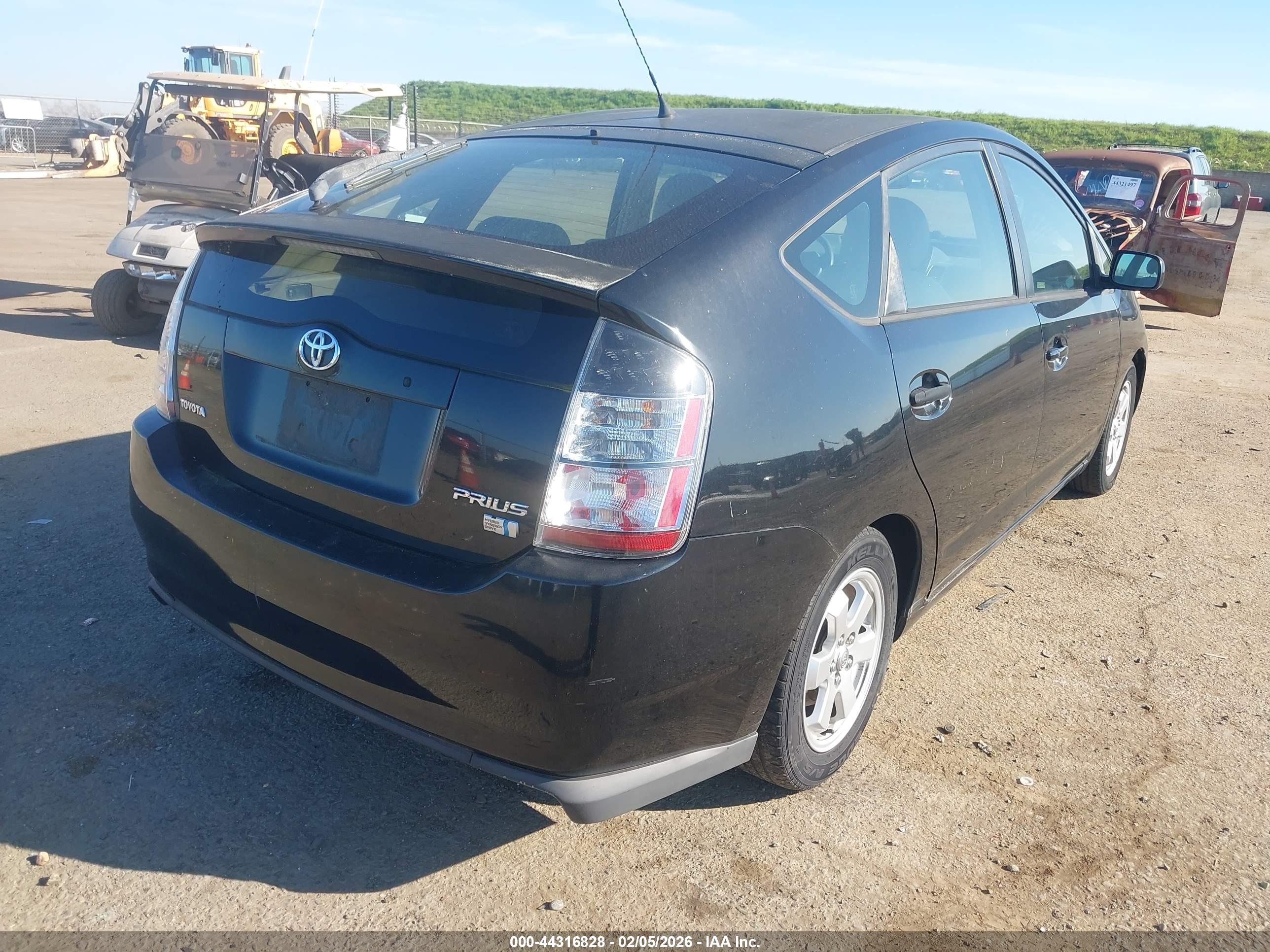 TOYOTA PRIUS image 4