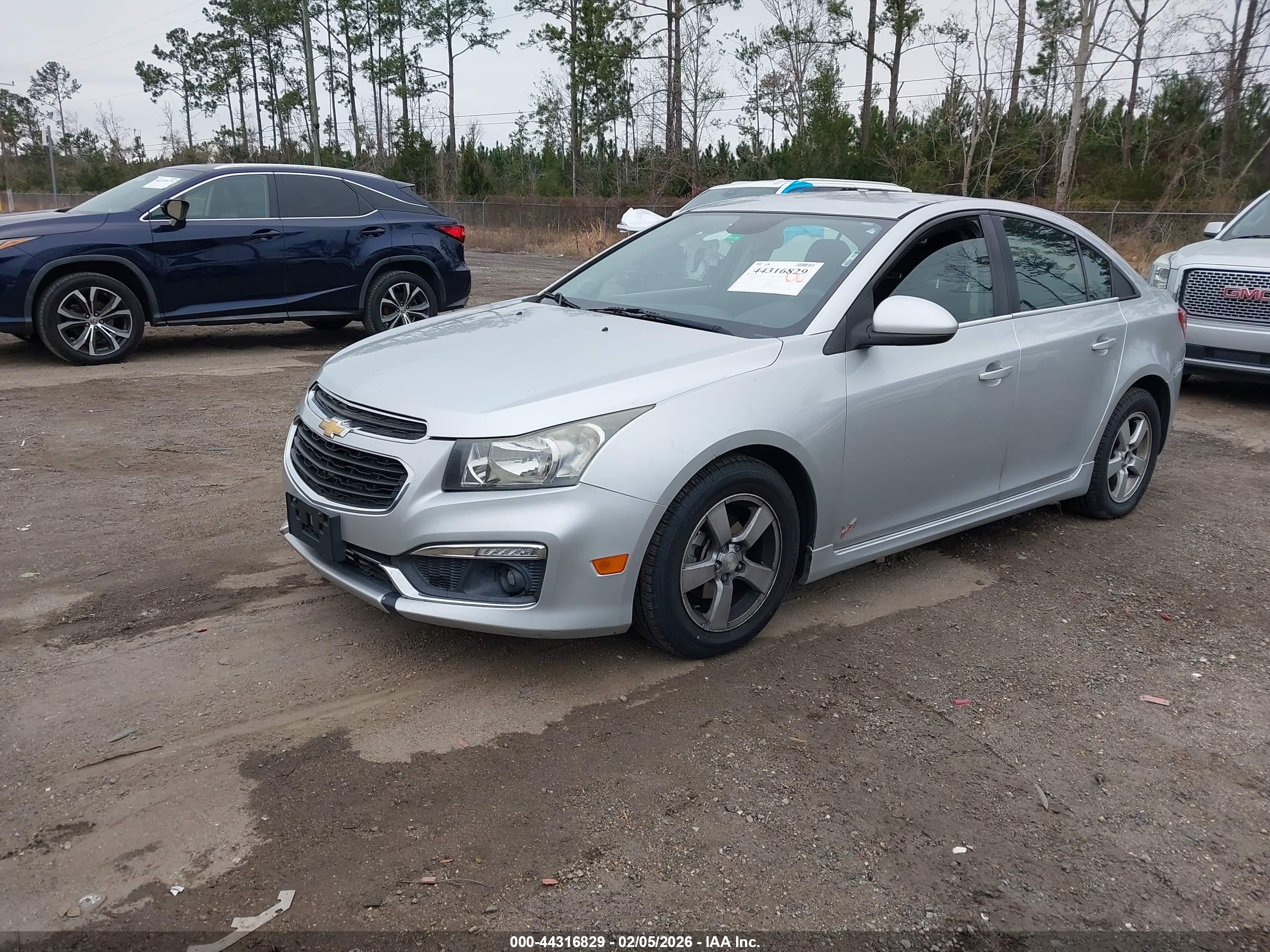 CHEVROLET CRUZE image 2