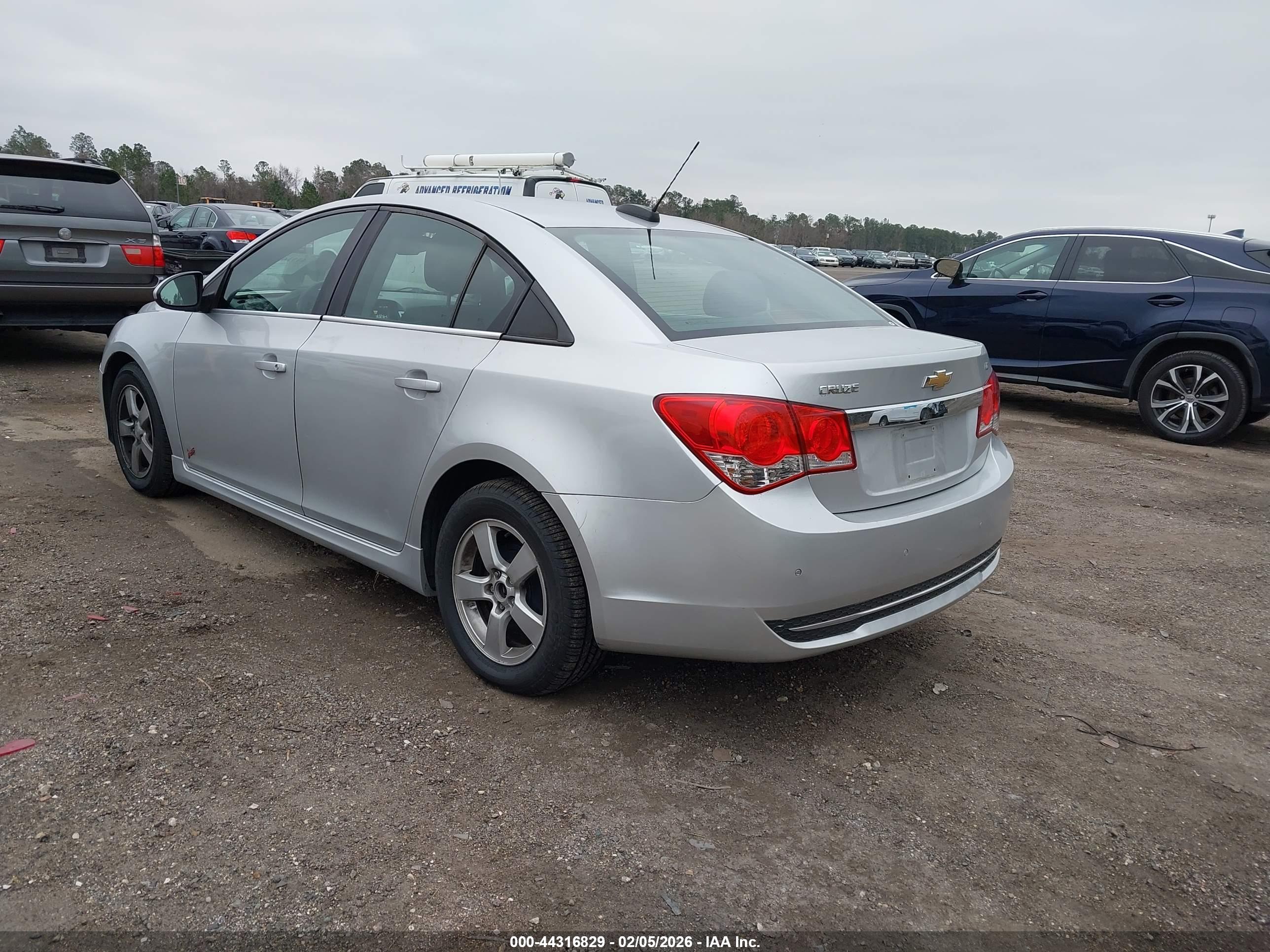 CHEVROLET CRUZE image 3