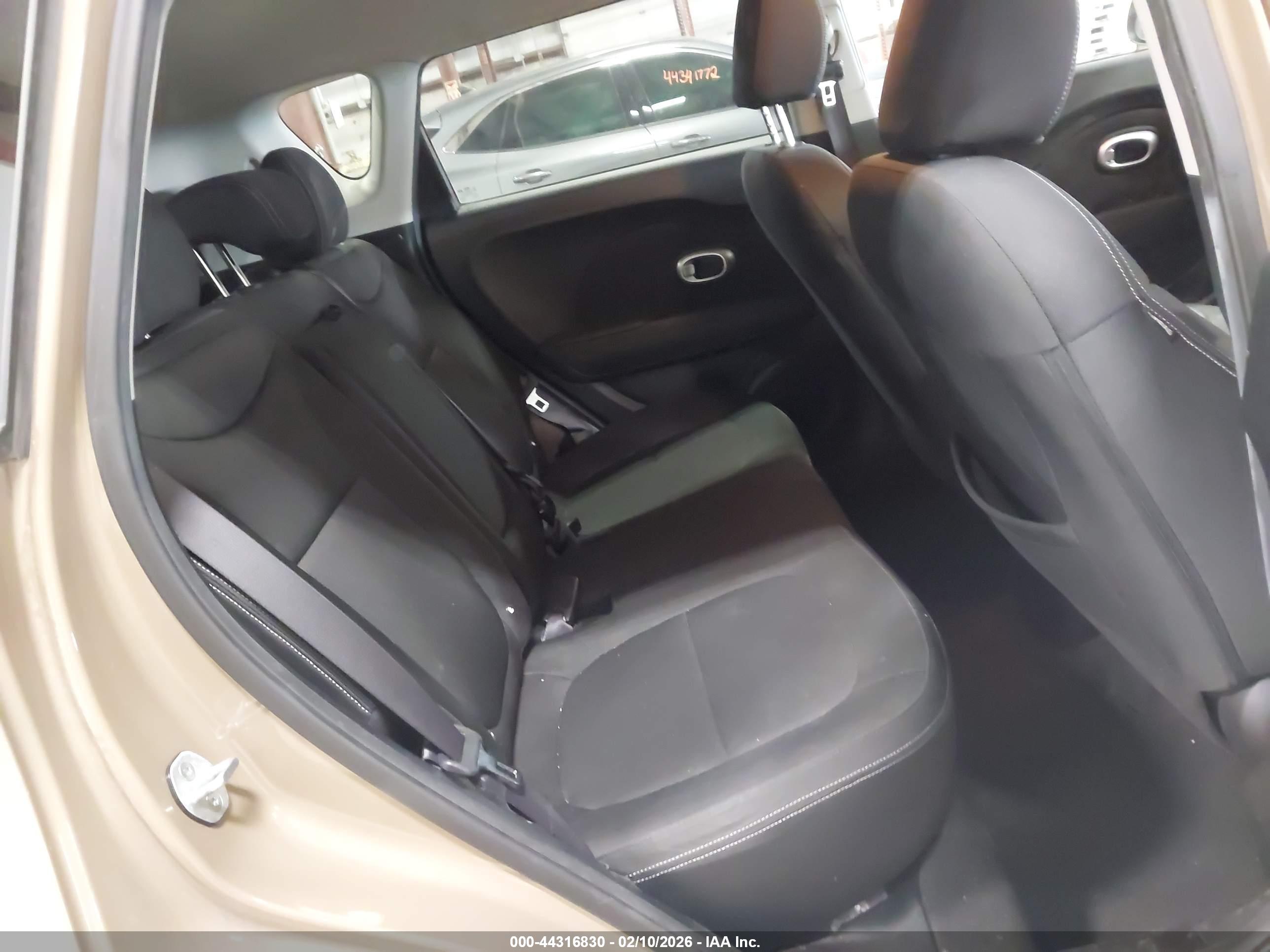 KIA SOUL image 8