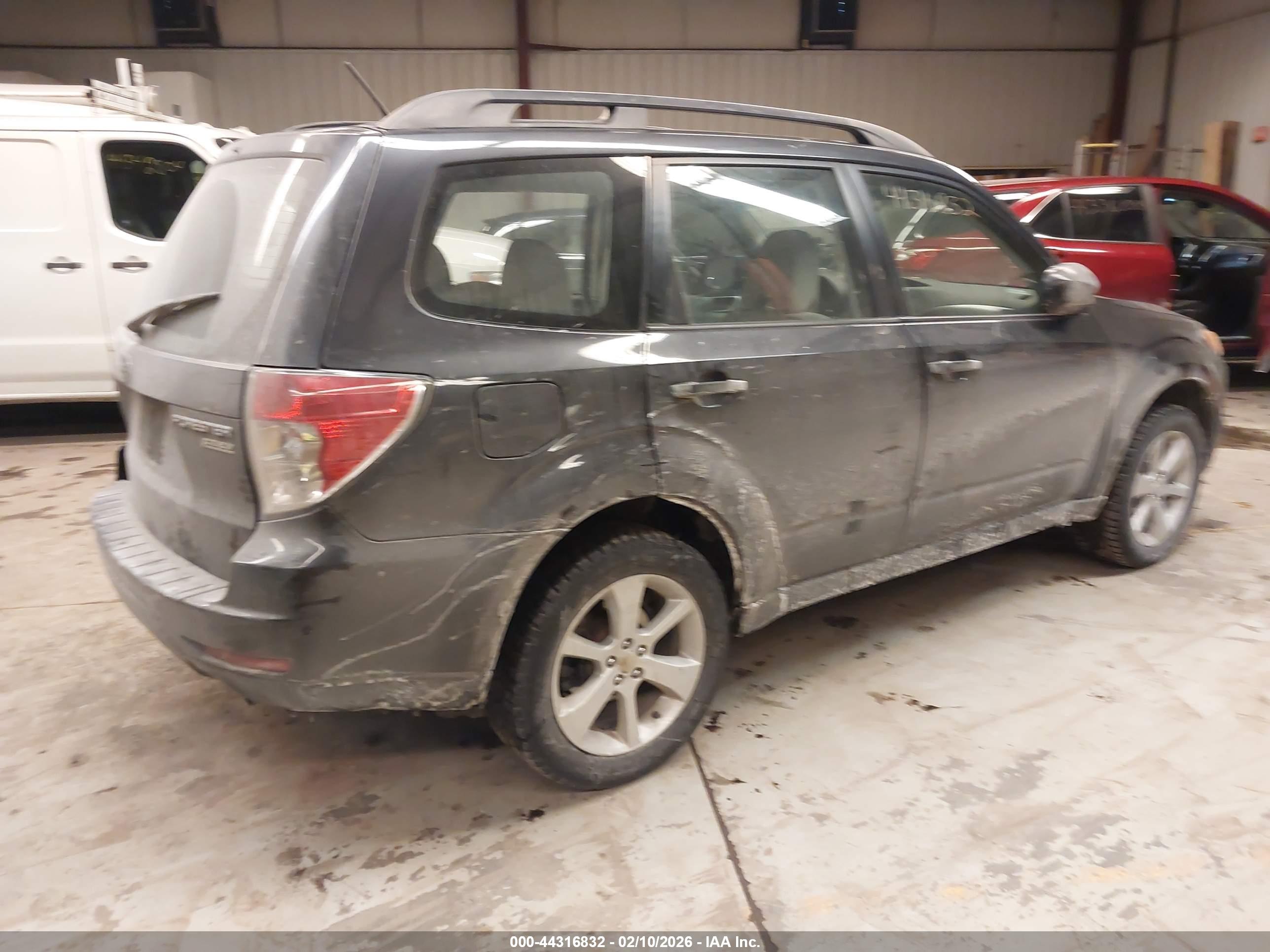 SUBARU FORESTER image 4