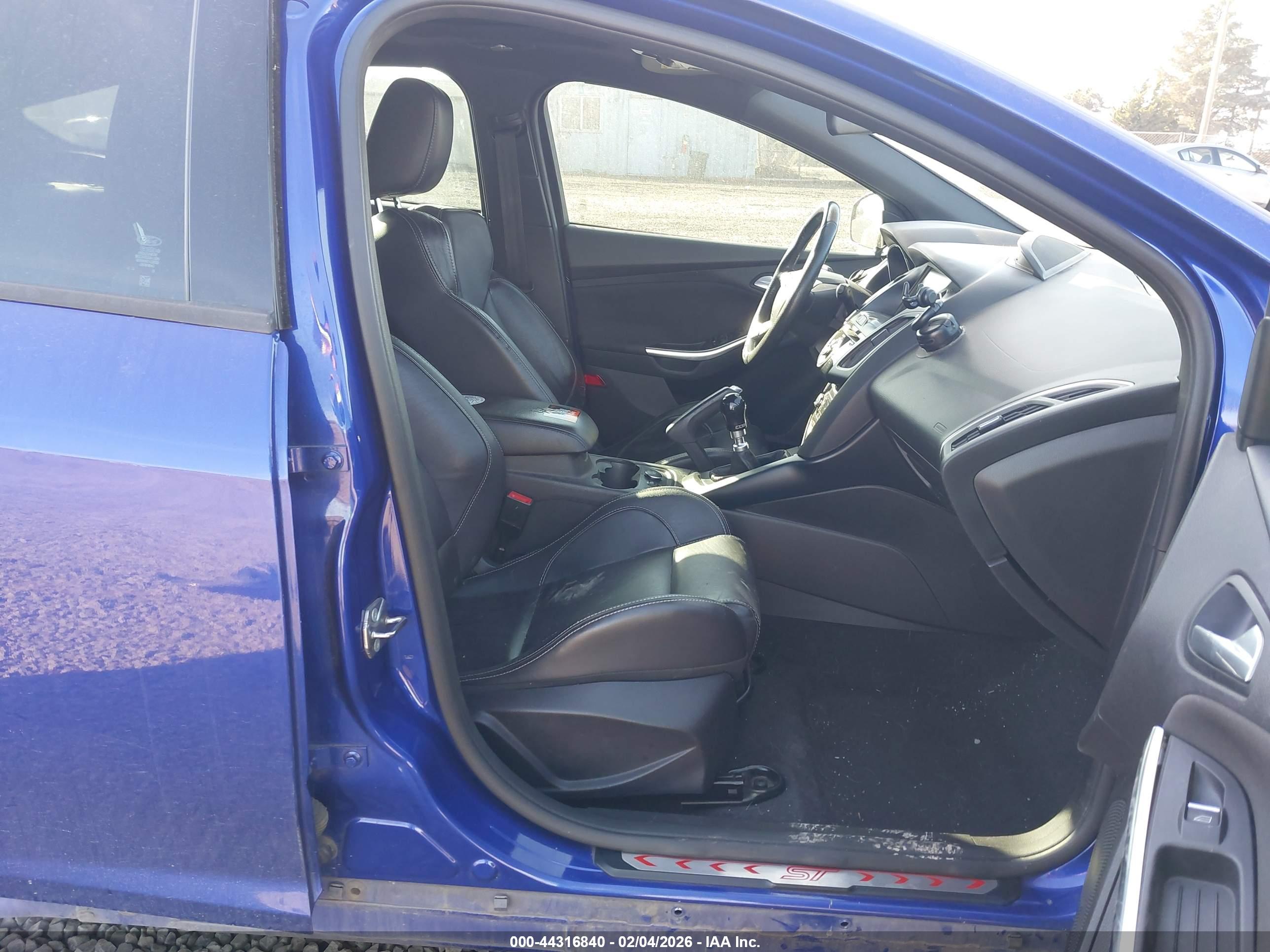 FORD FOCUS image 5