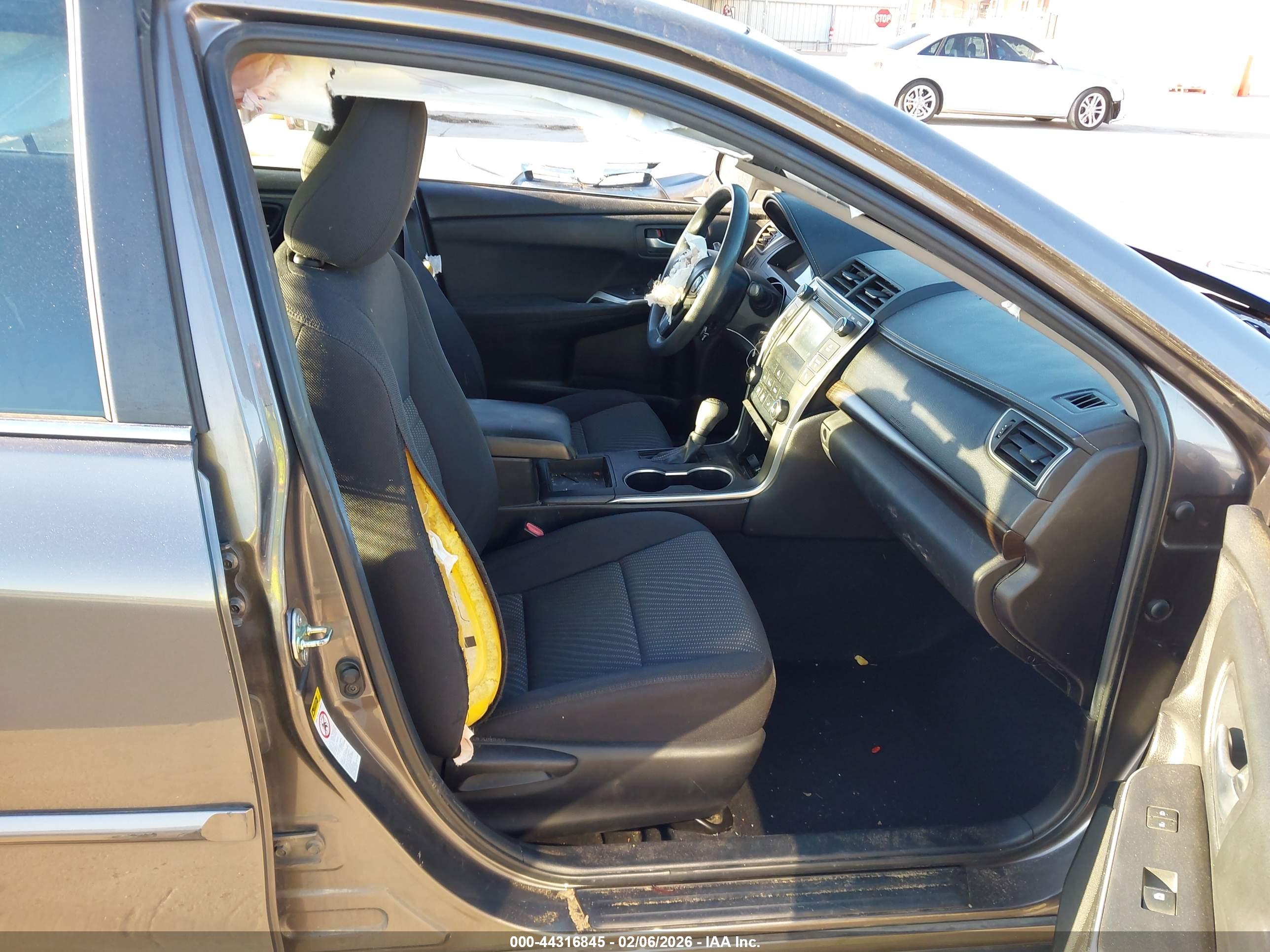TOYOTA CAMRY image 5