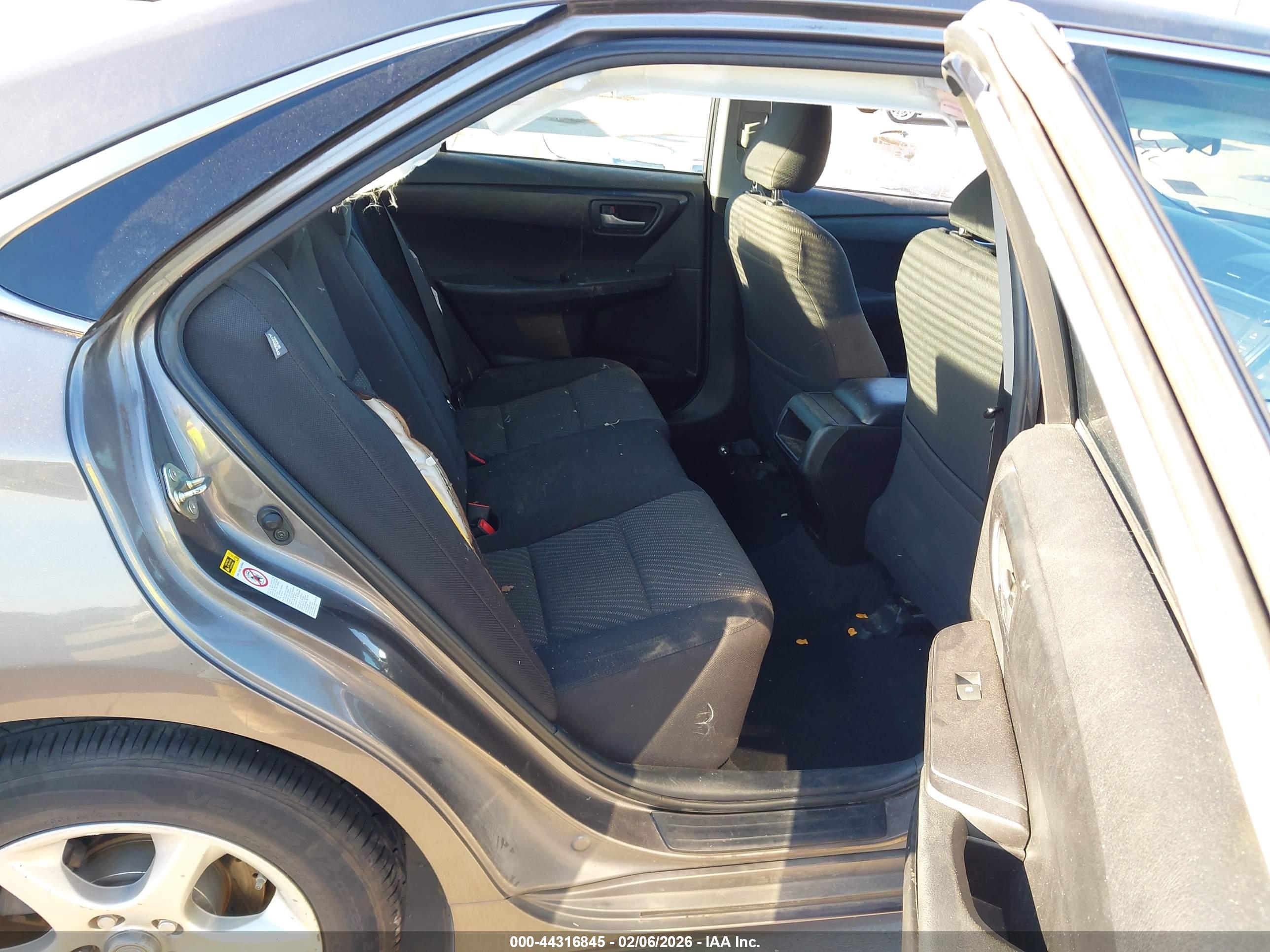 TOYOTA CAMRY image 8