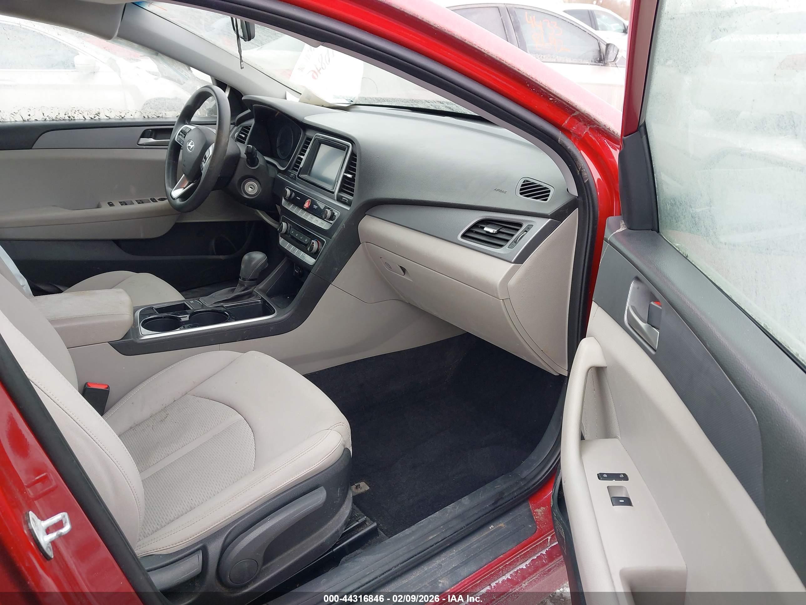 HYUNDAI SONATA image 5