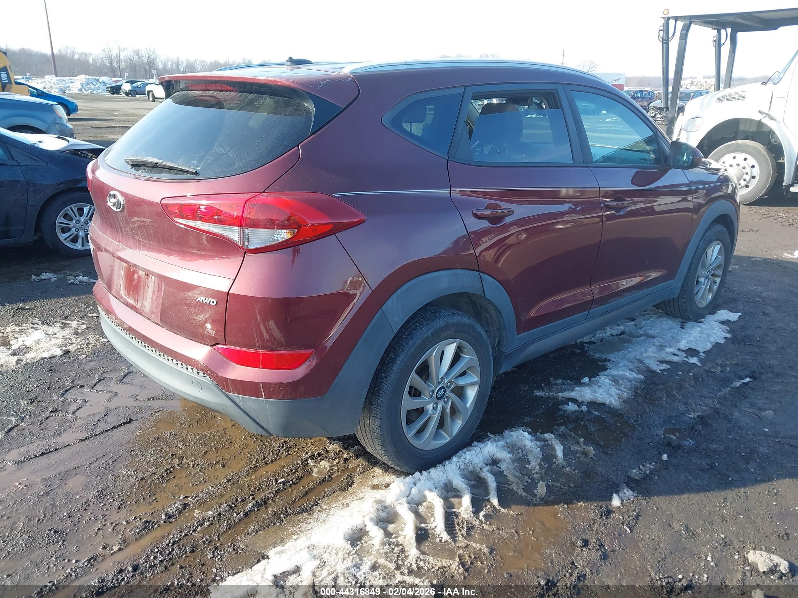HYUNDAI TUCSON image 4