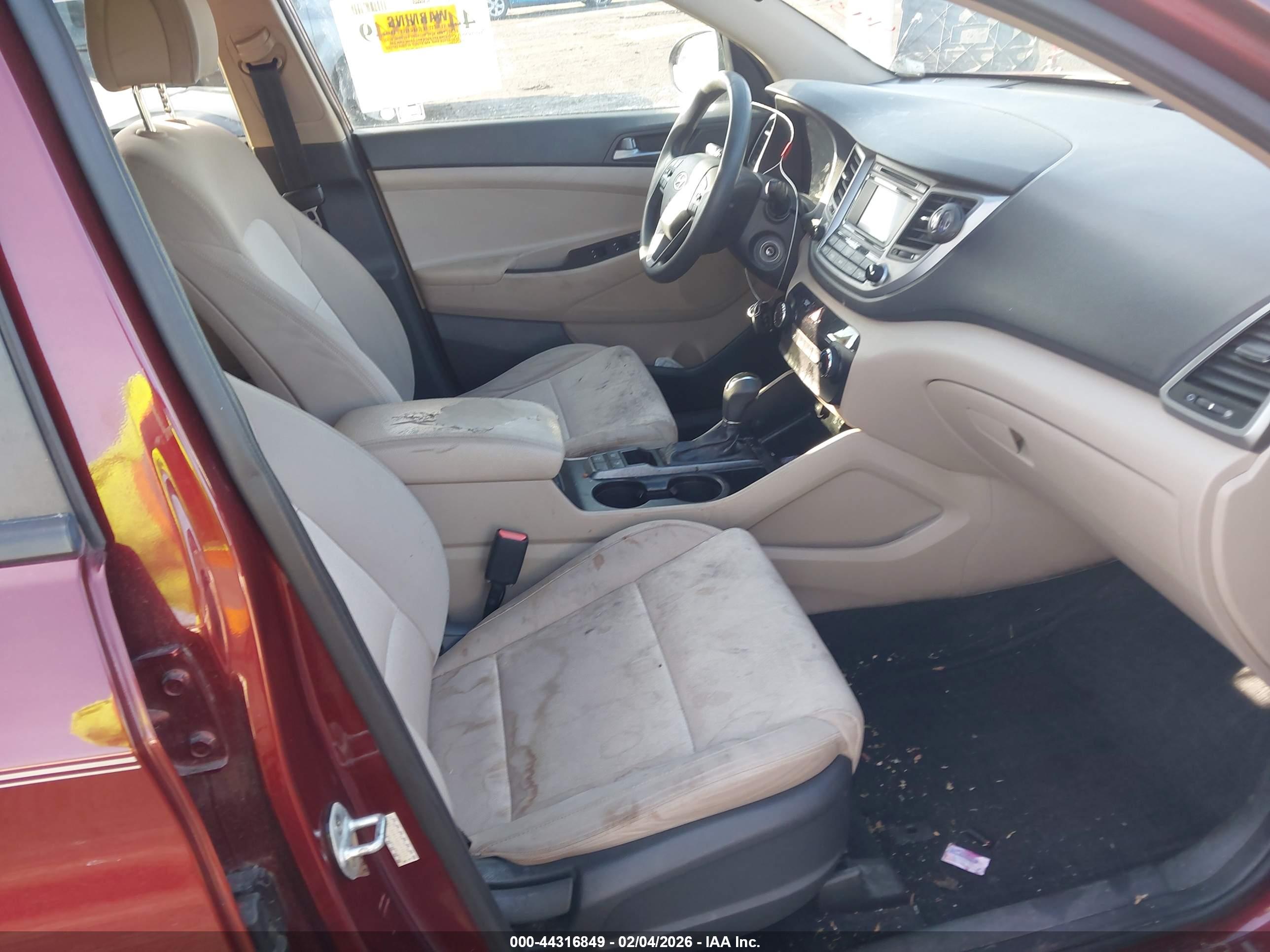 HYUNDAI TUCSON image 5