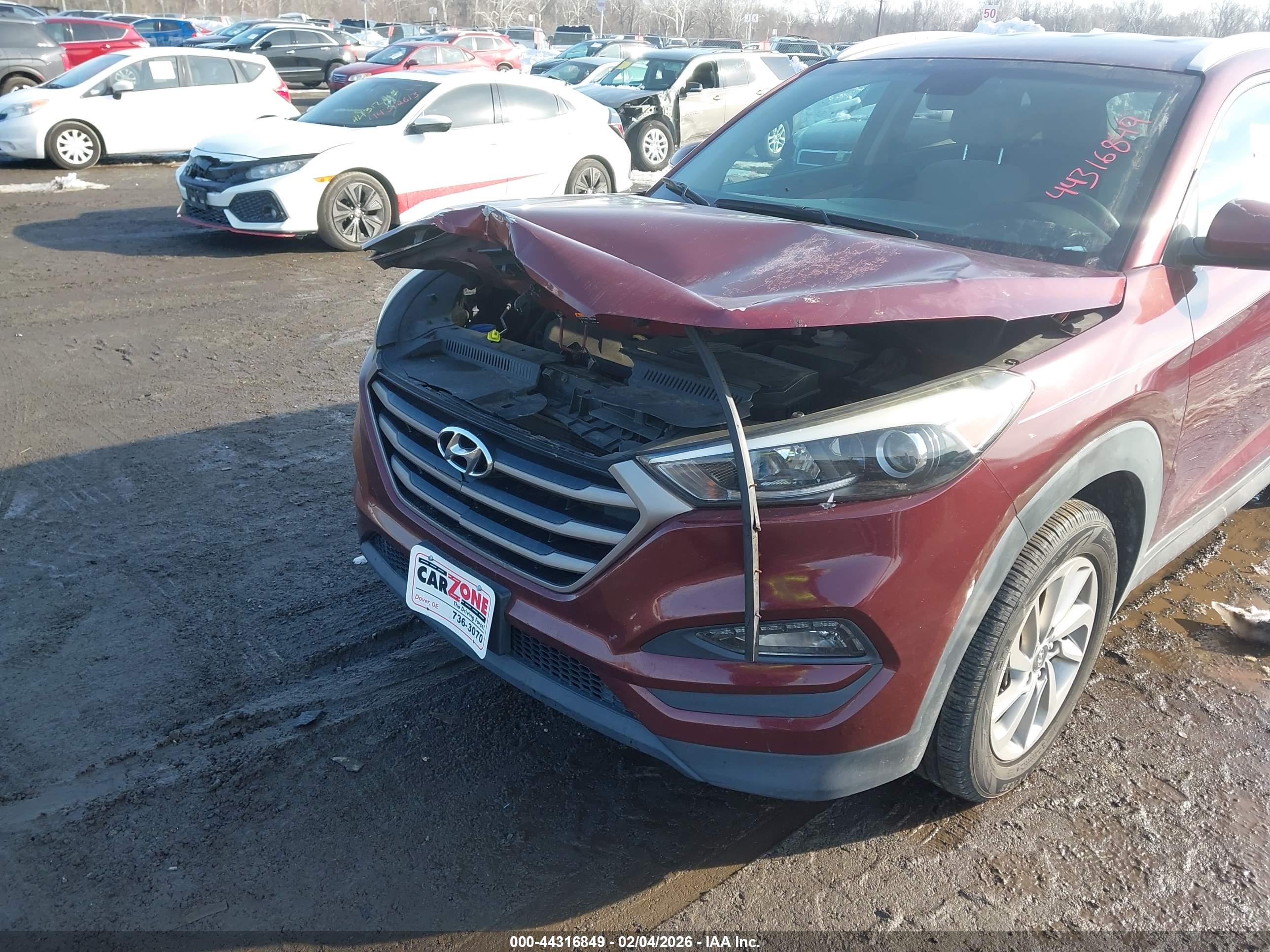 HYUNDAI TUCSON image 6
