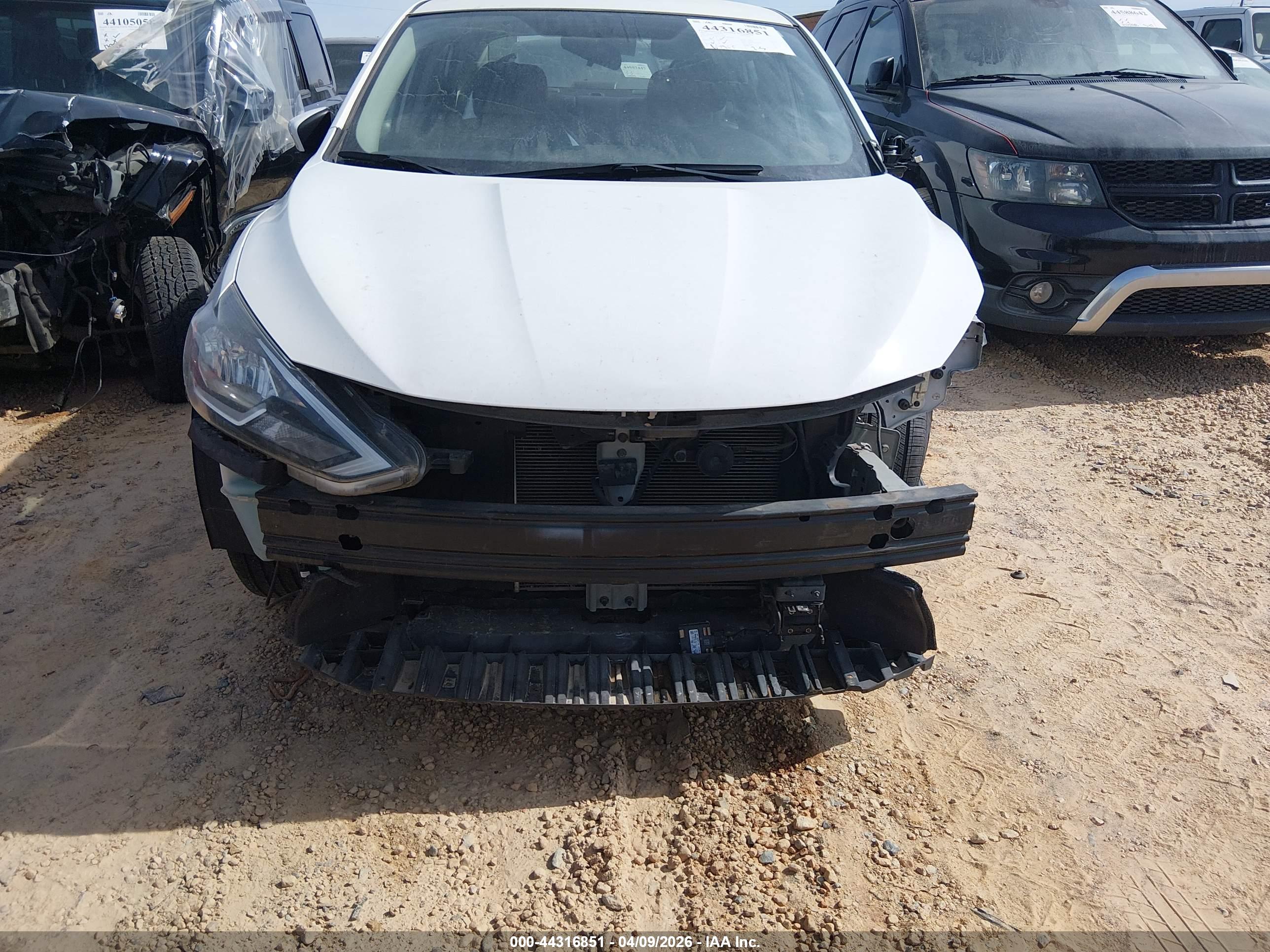 NISSAN SENTRA image 6