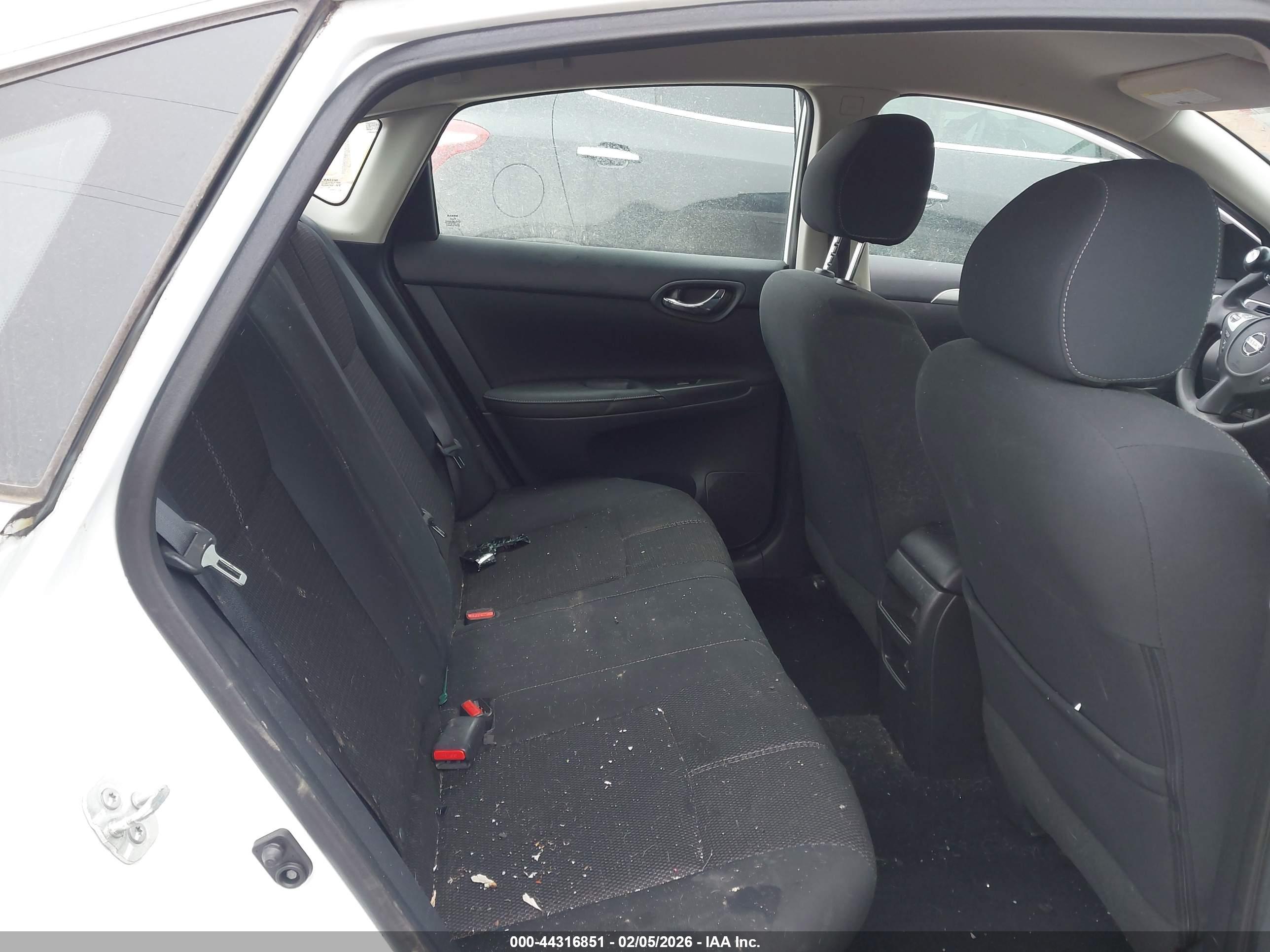 NISSAN SENTRA image 8
