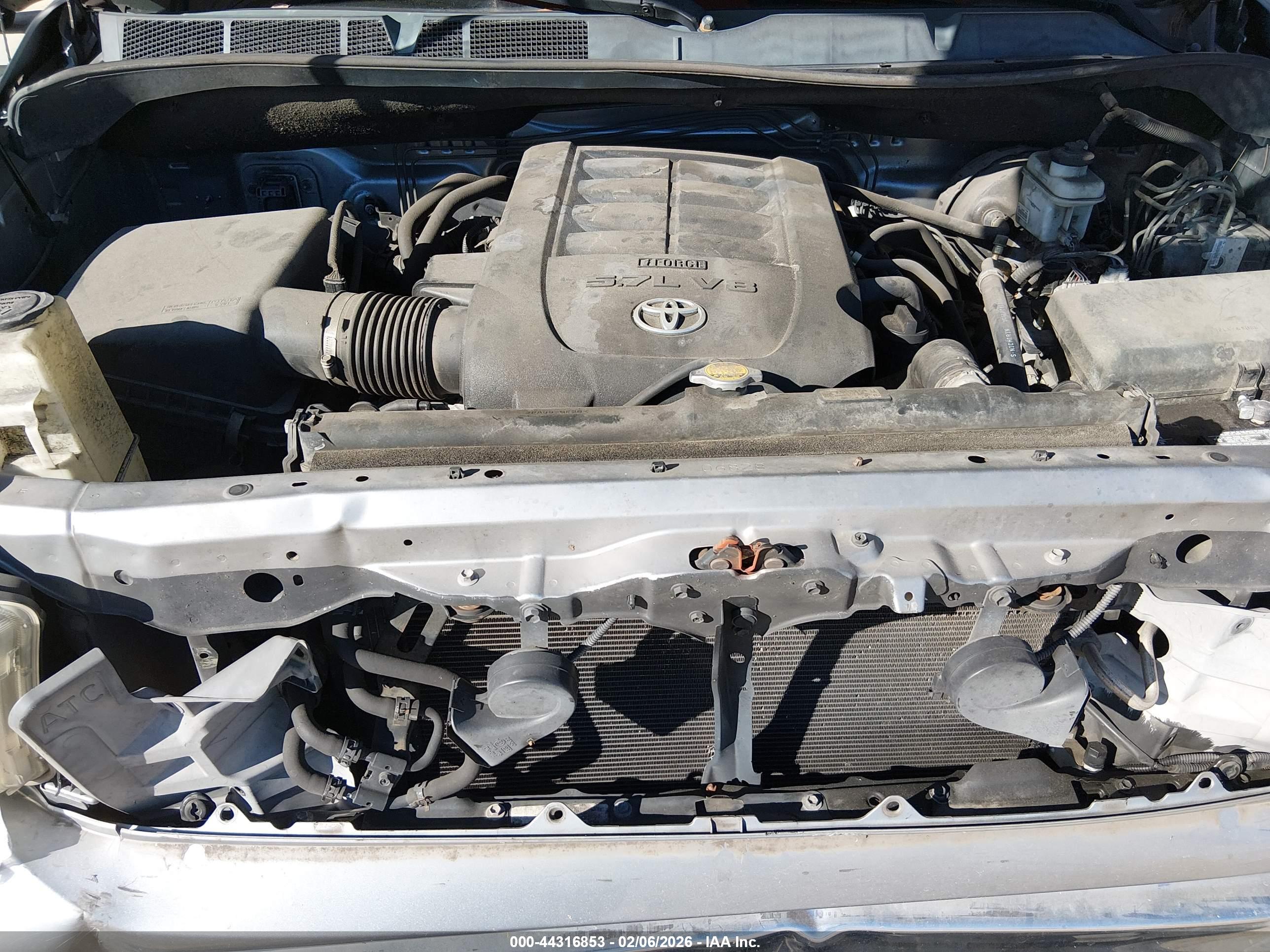 TOYOTA TUNDRA image 10