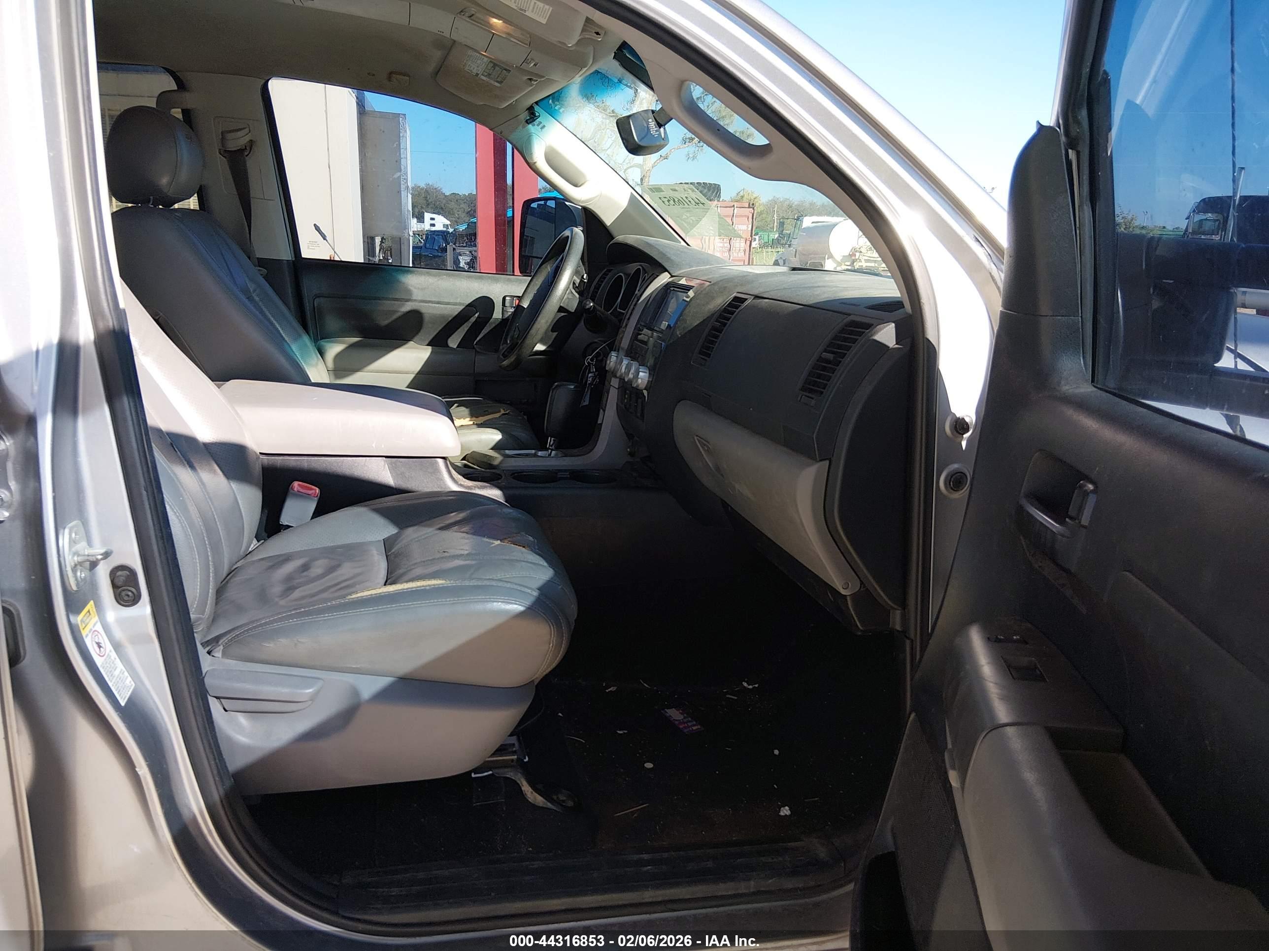 TOYOTA TUNDRA image 5