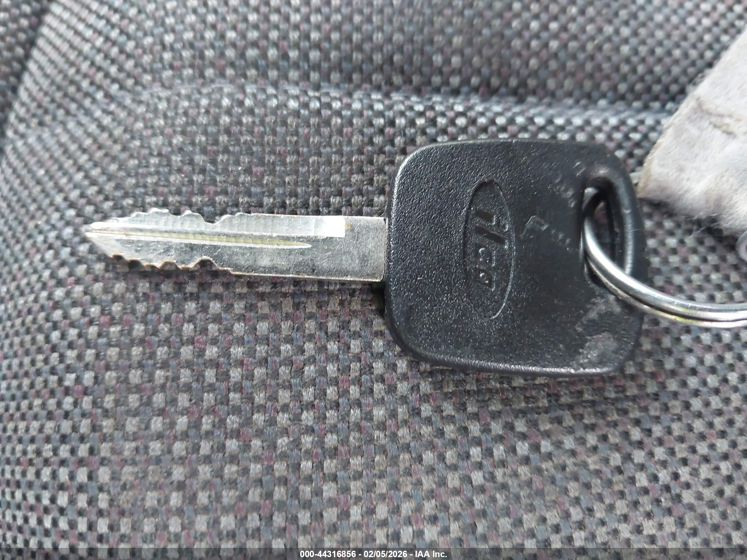 FORD CROWN image 11