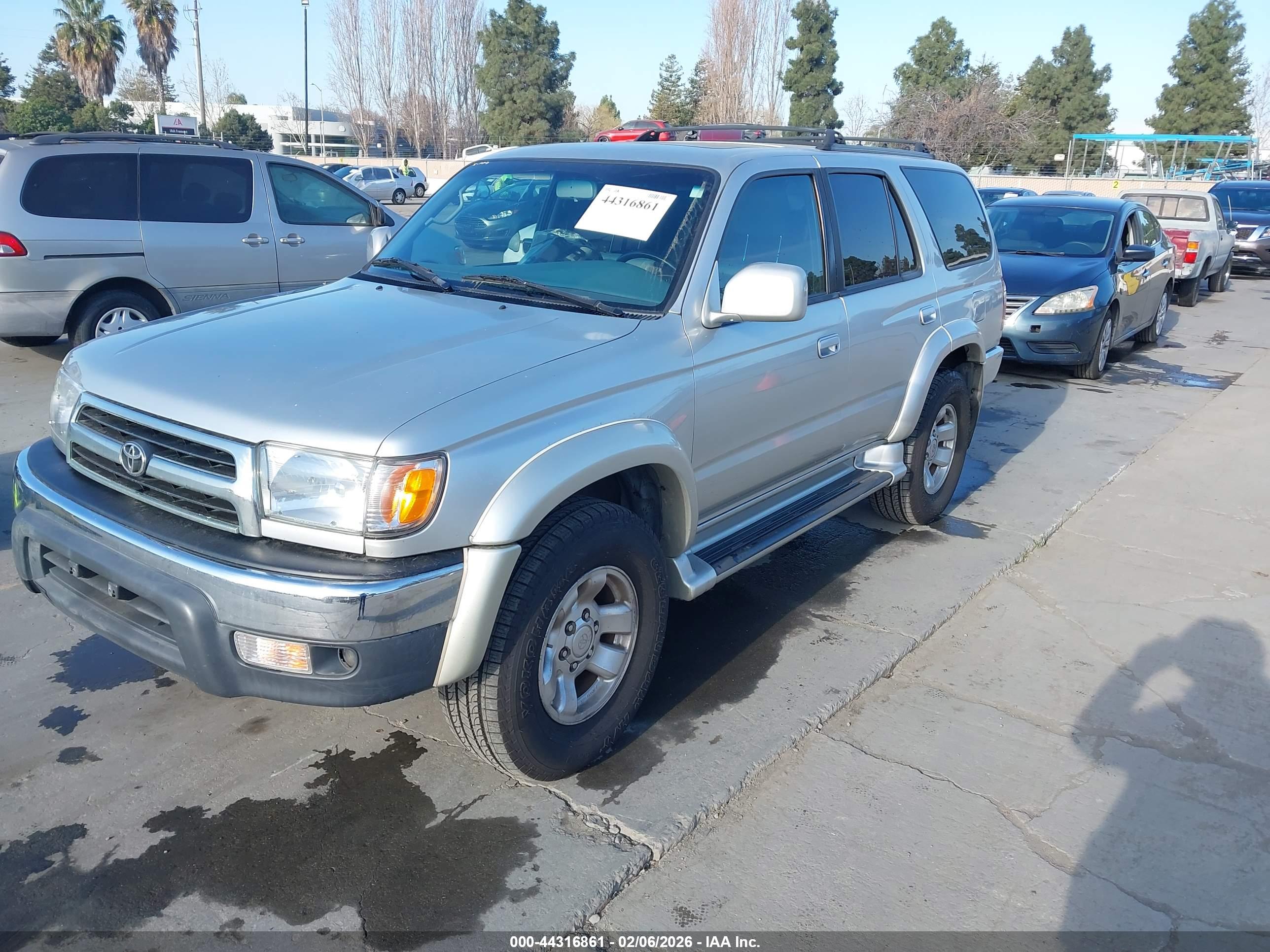 TOYOTA 4RUNNER image 2
