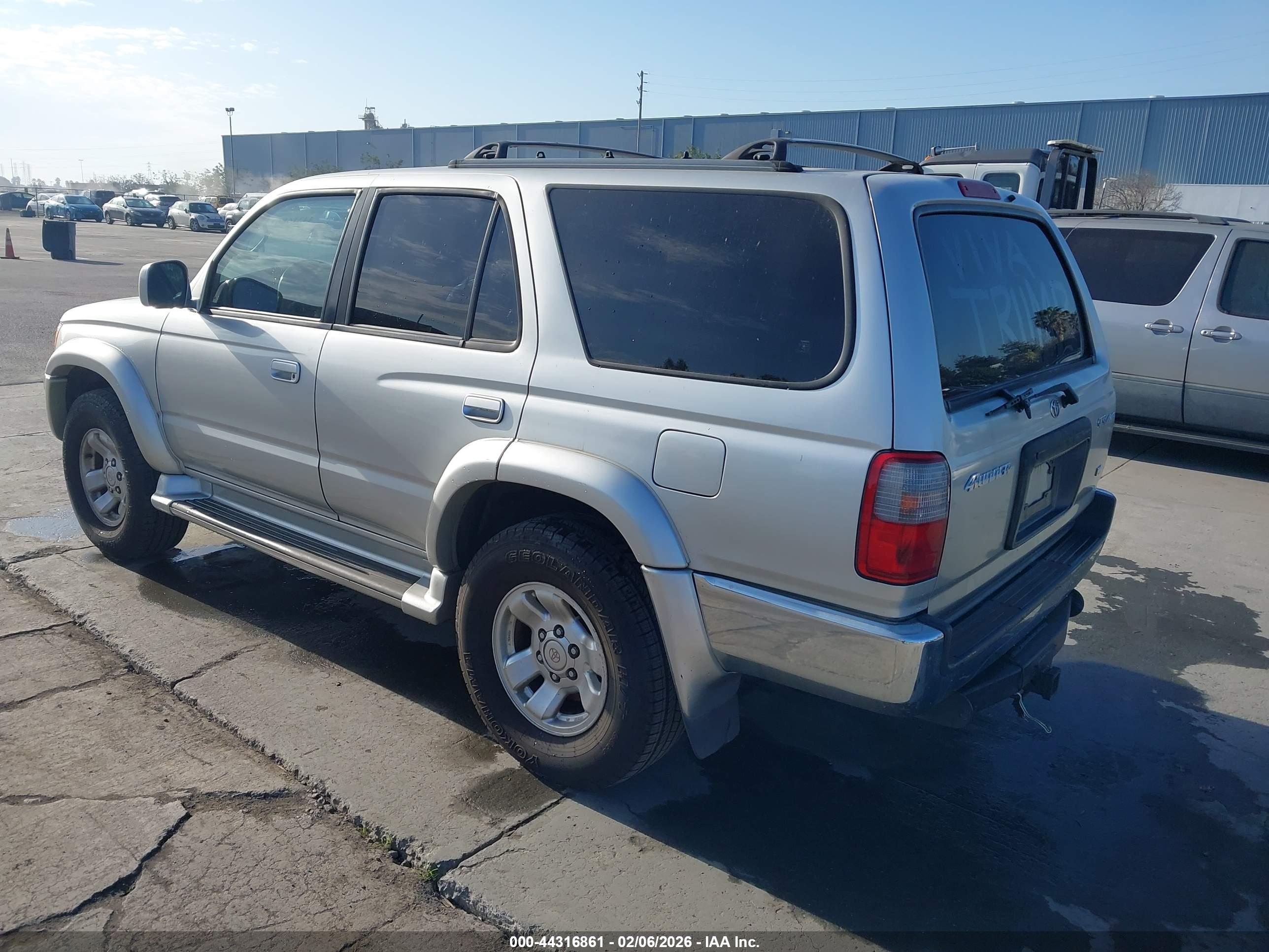 TOYOTA 4RUNNER image 3