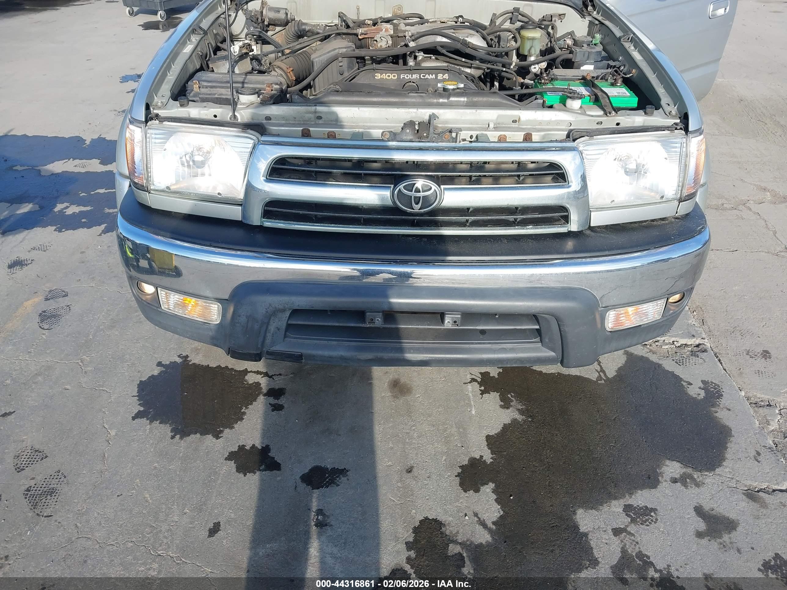 TOYOTA 4RUNNER image 6