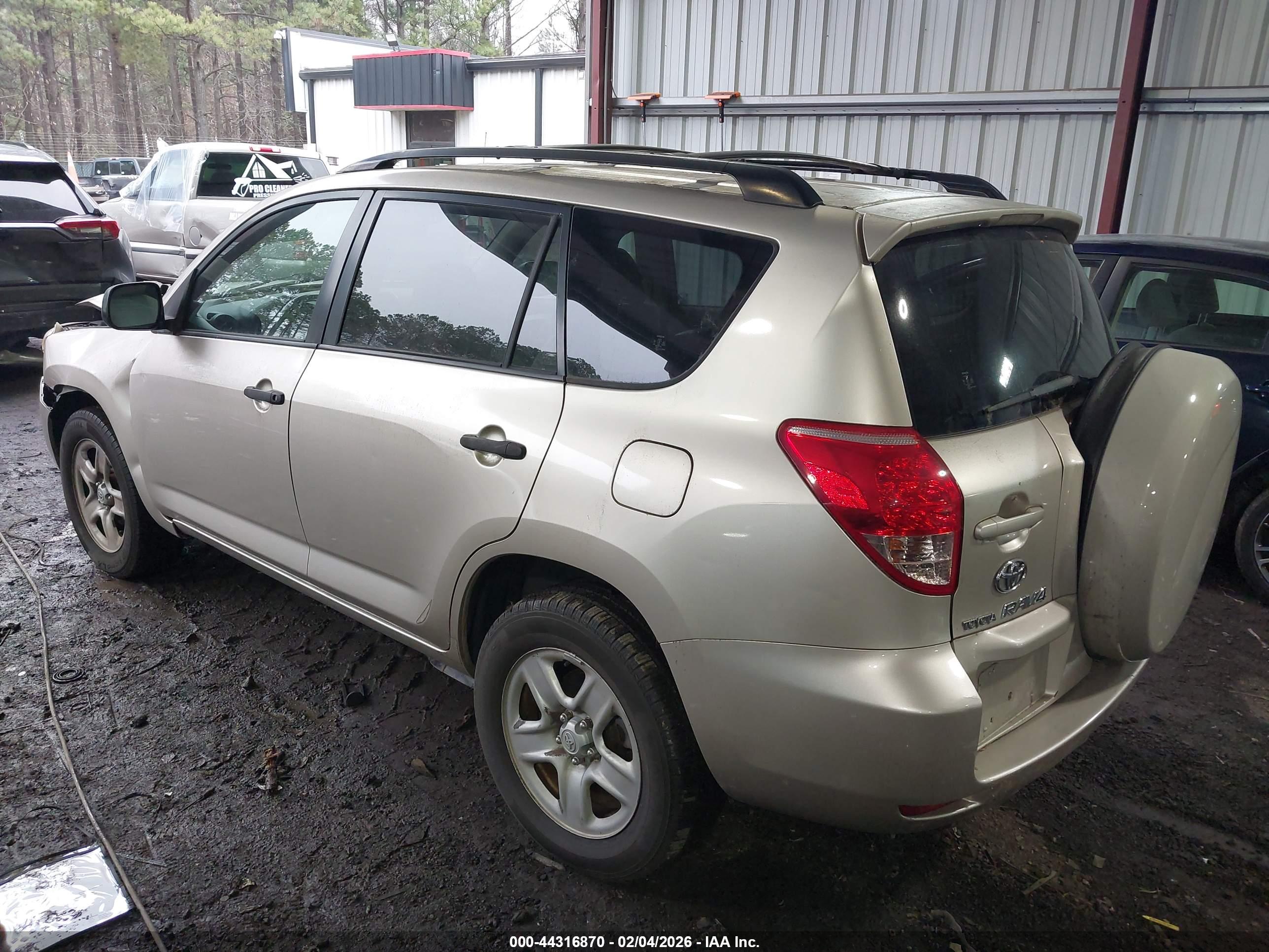 TOYOTA RAV4 image 3