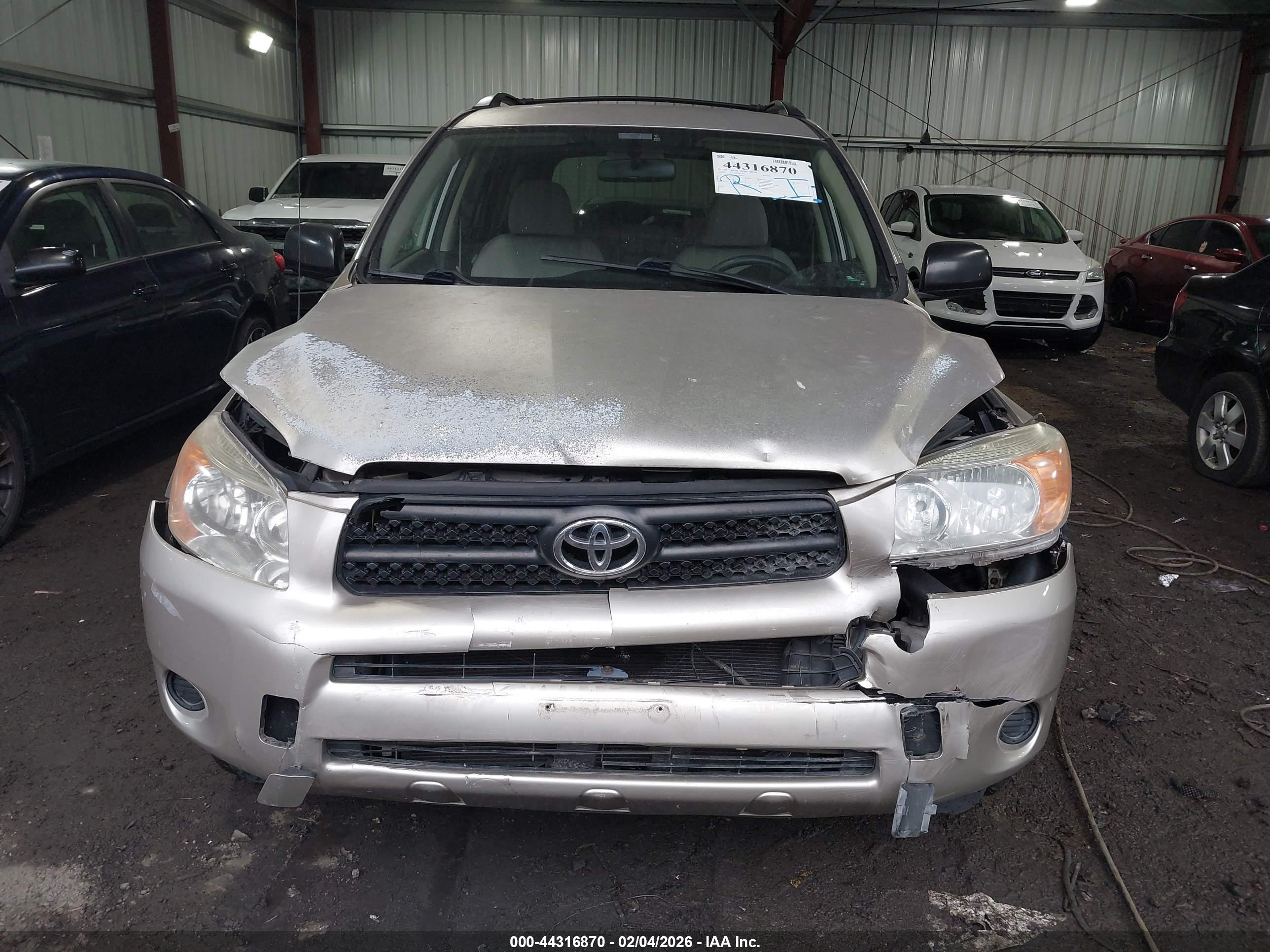 TOYOTA RAV4 image 6