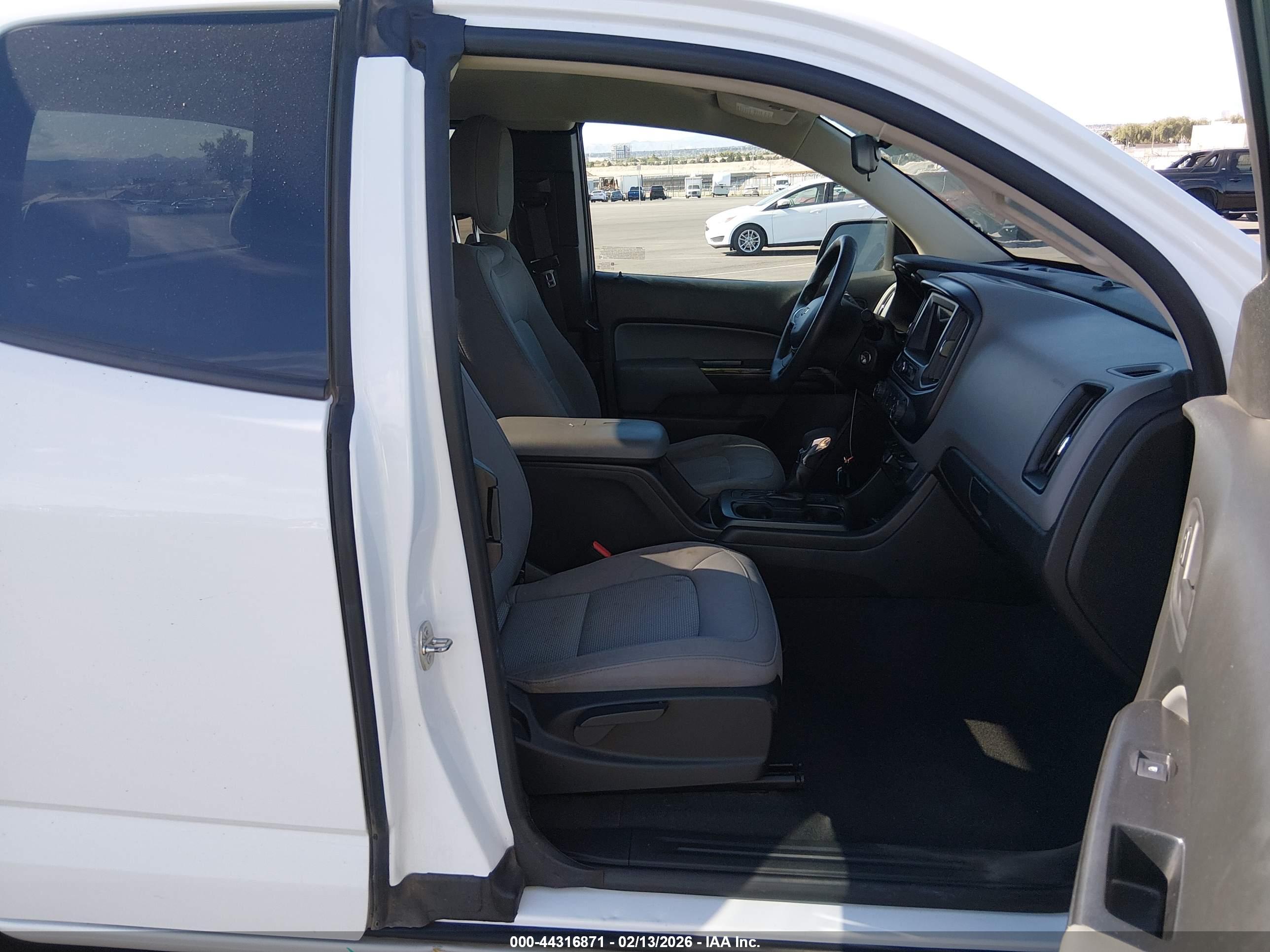 CHEVROLET COLORADO image 5