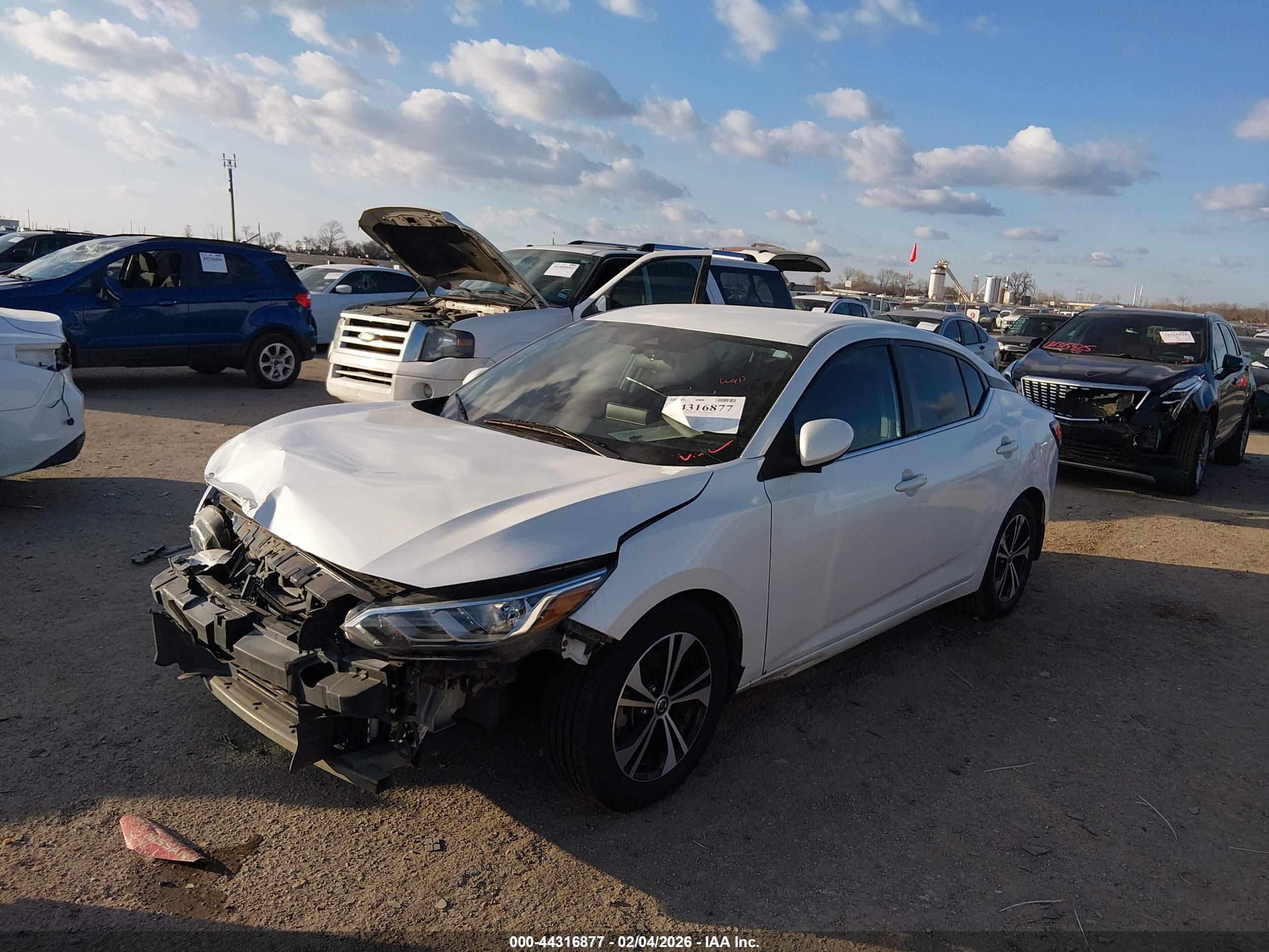 NISSAN SENTRA image 2