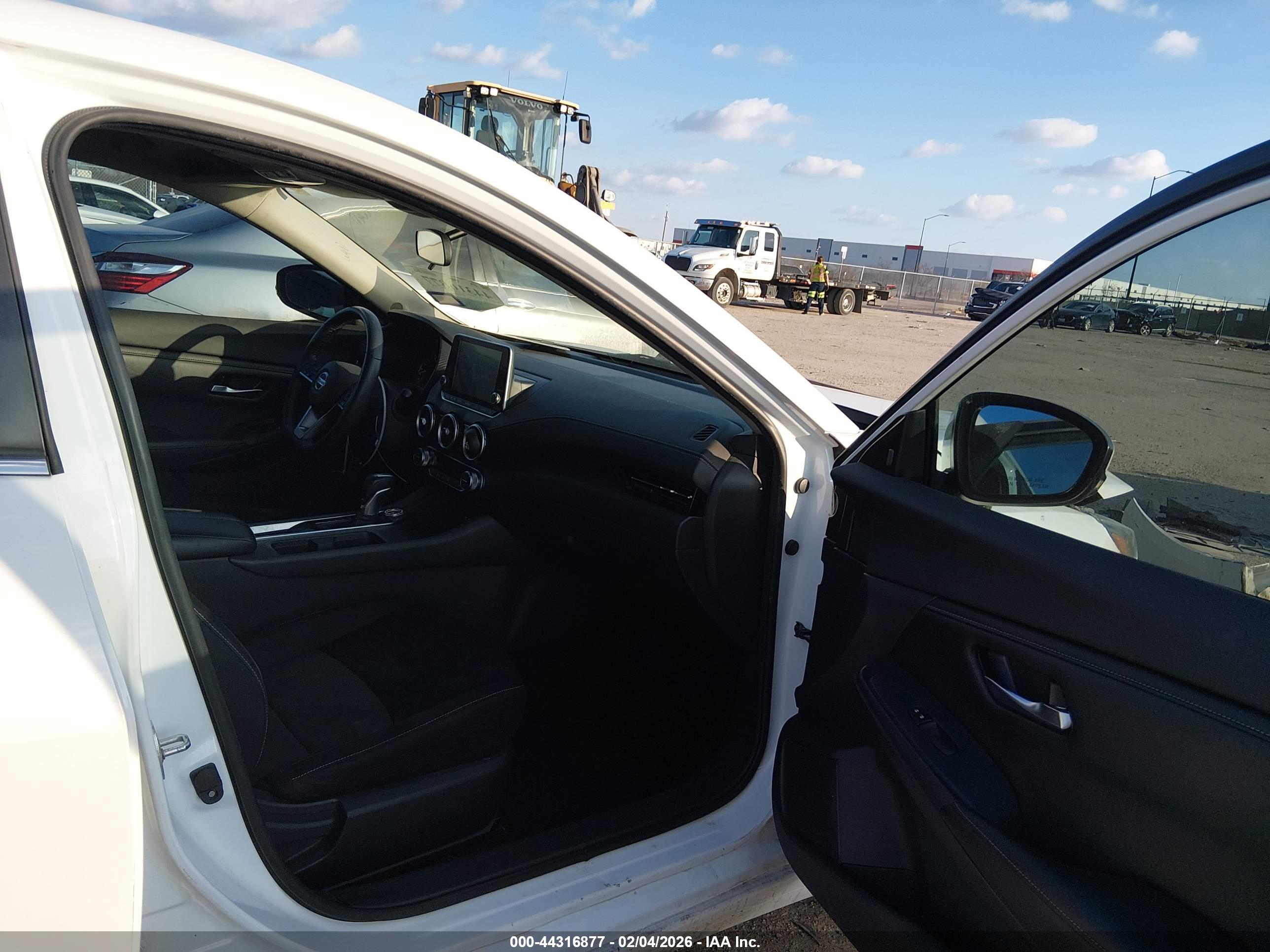 NISSAN SENTRA image 5