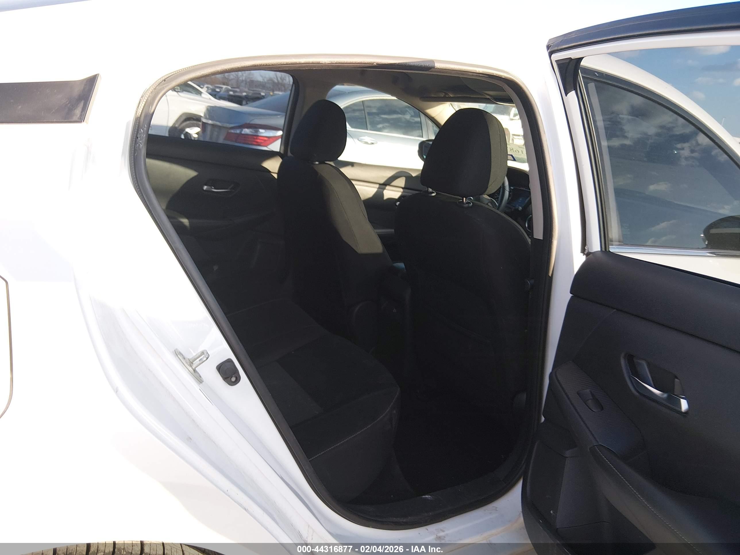 NISSAN SENTRA image 8