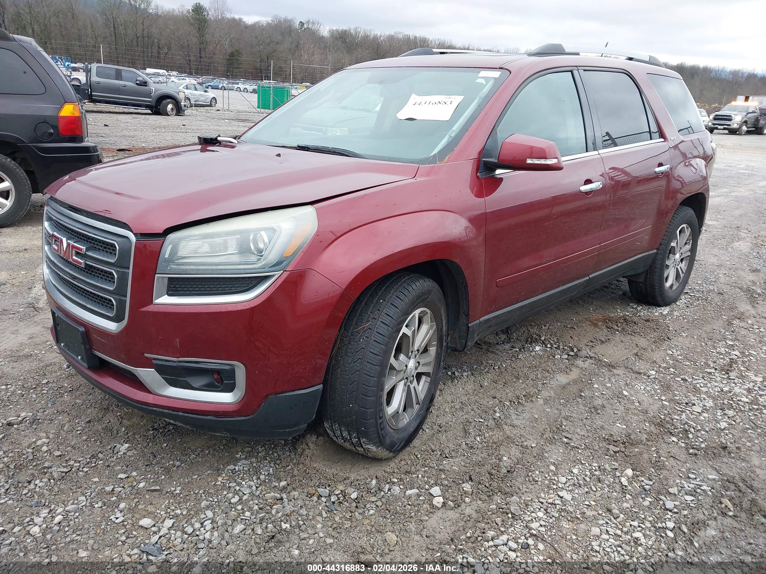 GMC ACADIA image 2