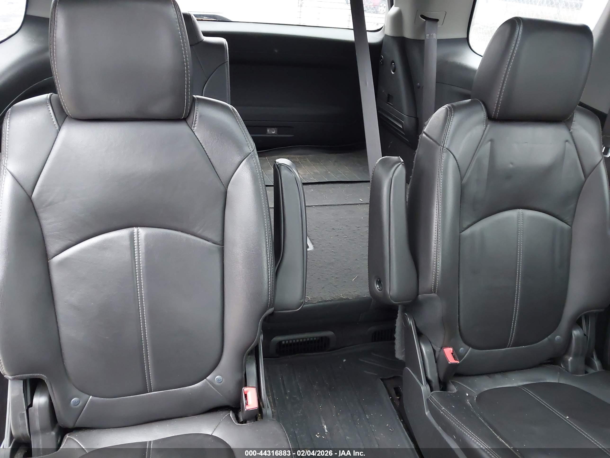 GMC ACADIA image 8