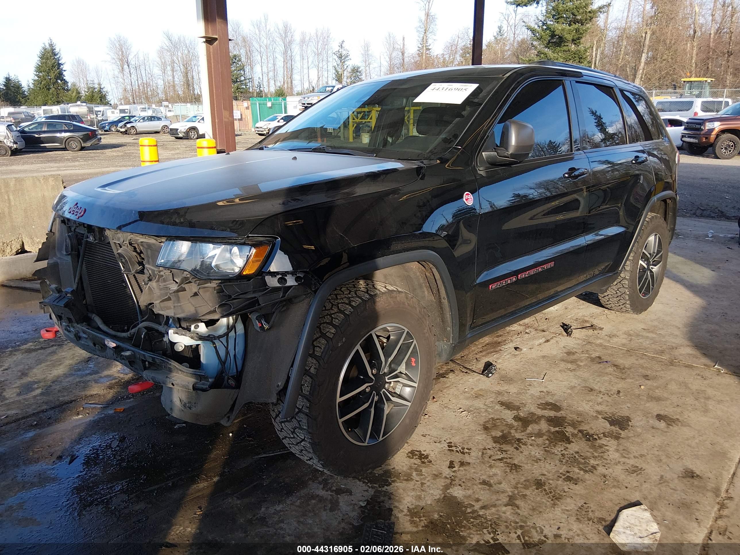 JEEP GRAND image 2