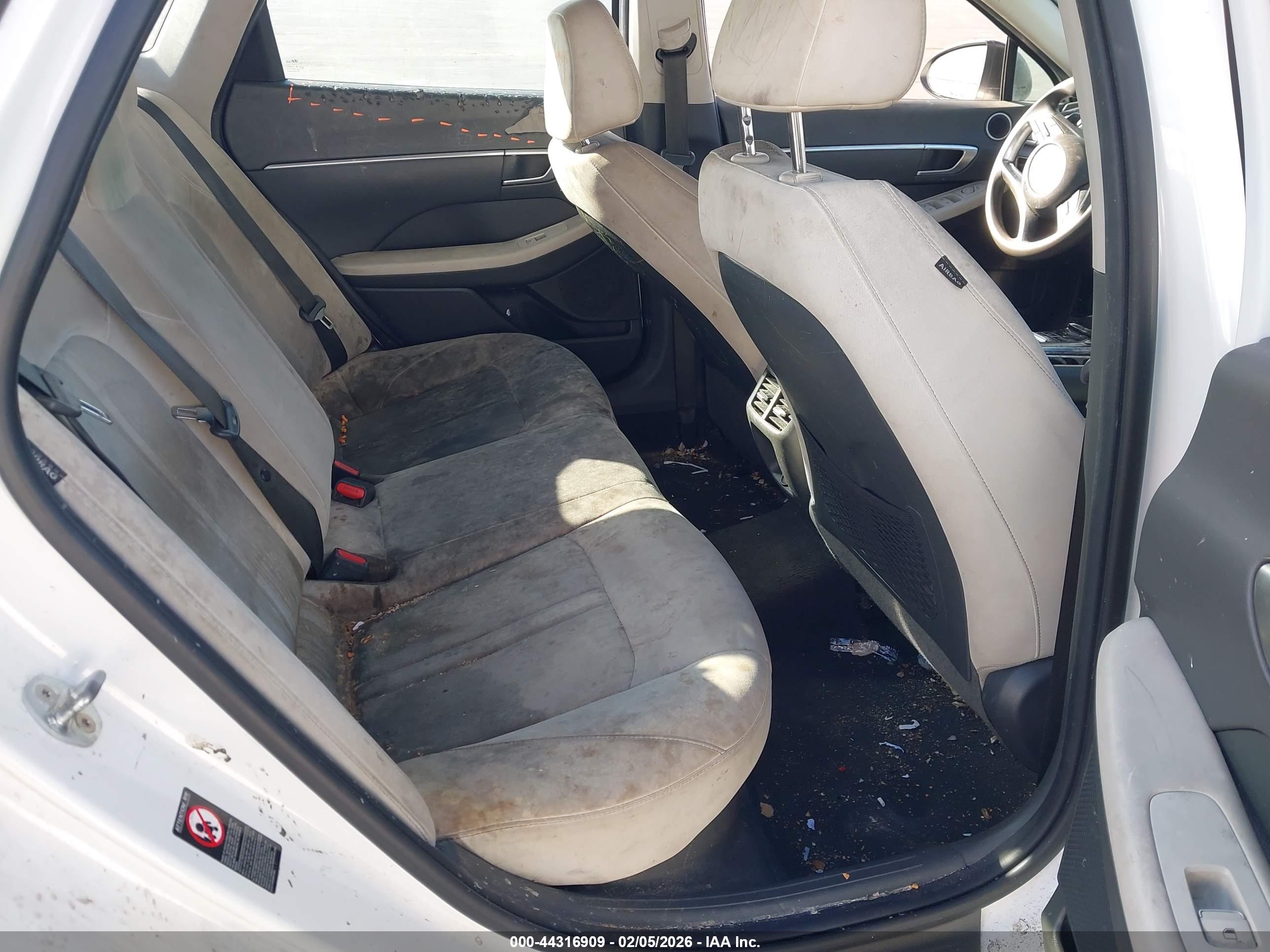 HYUNDAI SONATA image 8