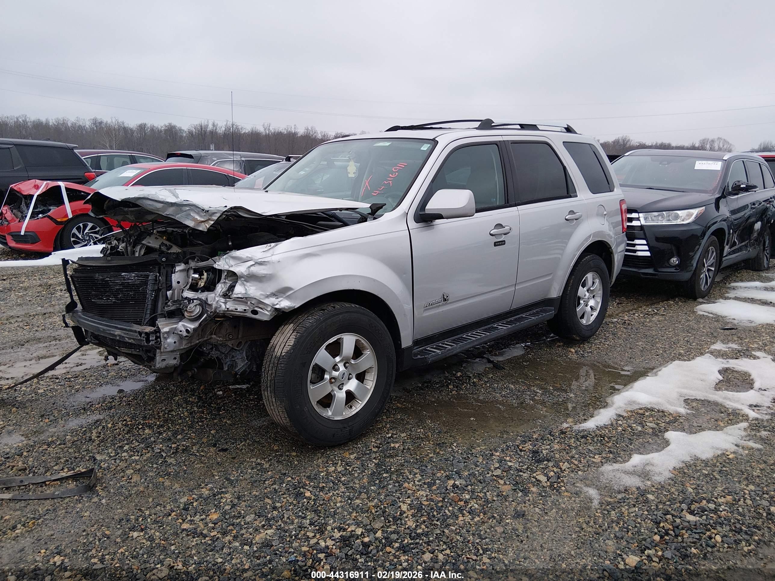 FORD ESCAPE image 2