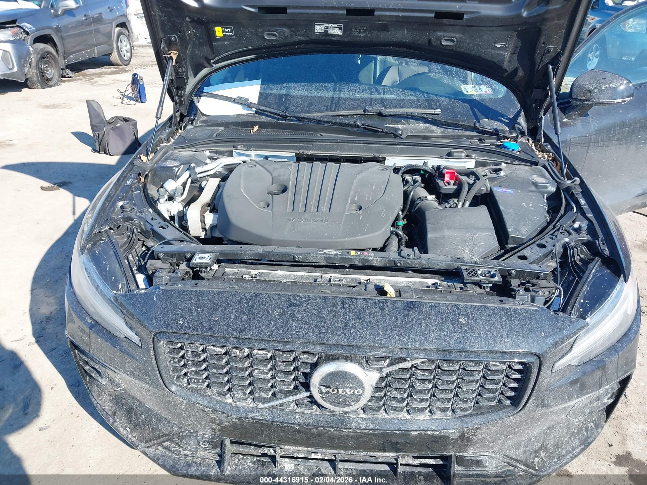 VOLVO S60 image 10