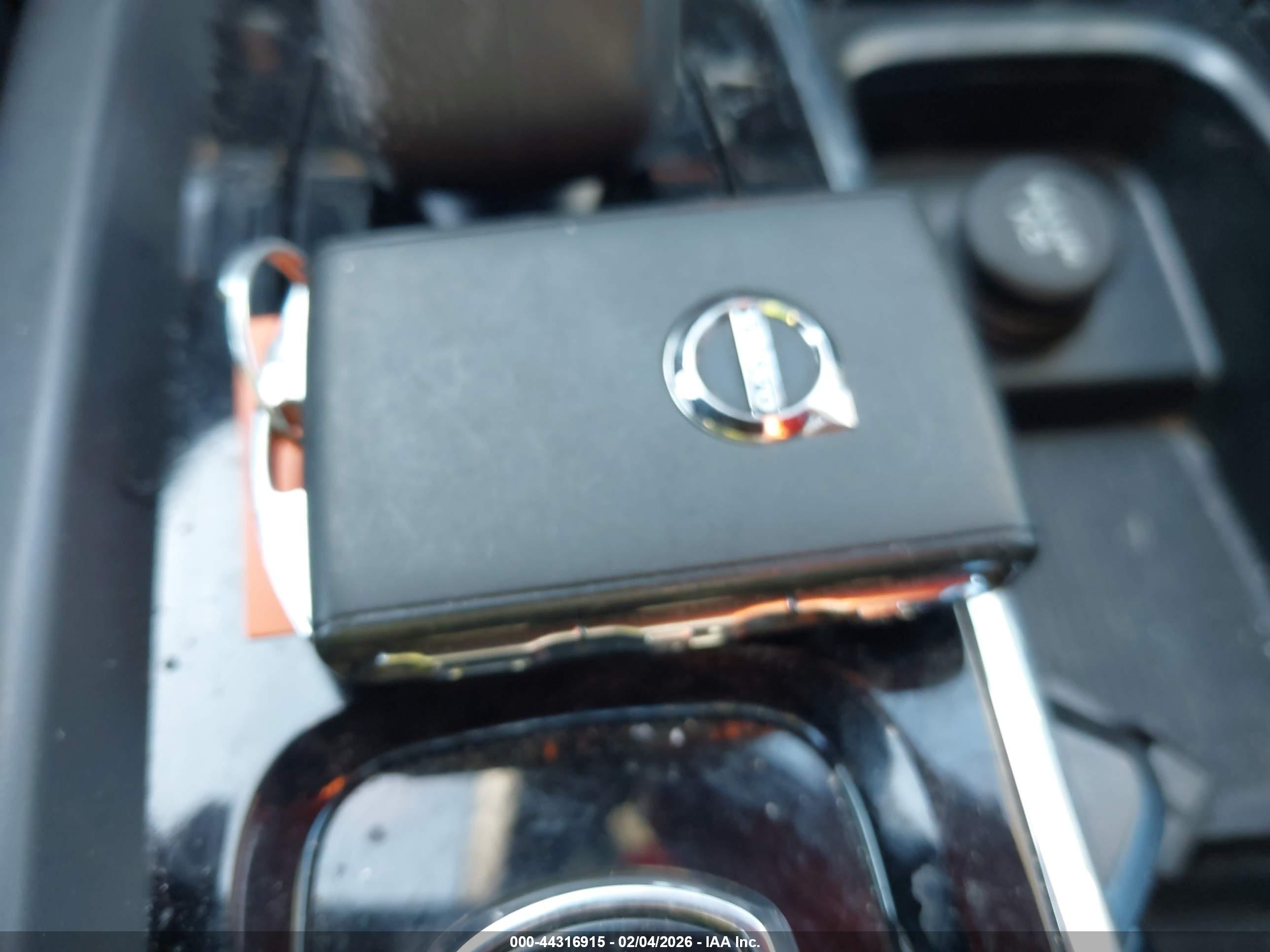 VOLVO S60 image 11