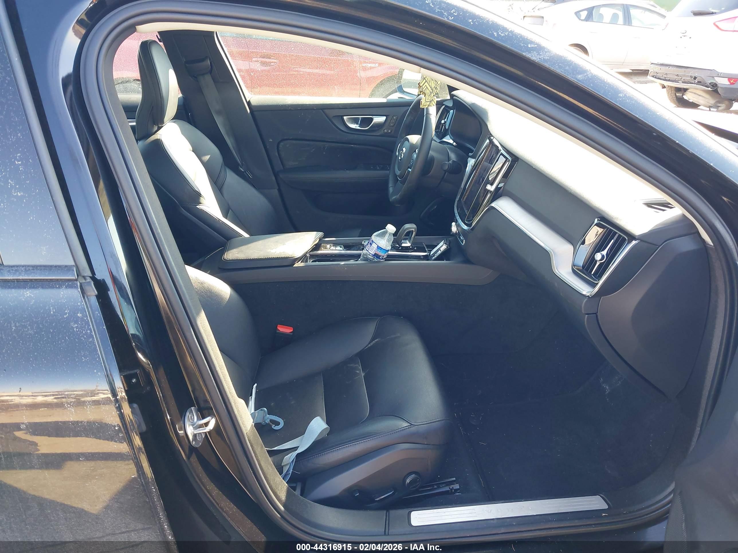 VOLVO S60 image 5