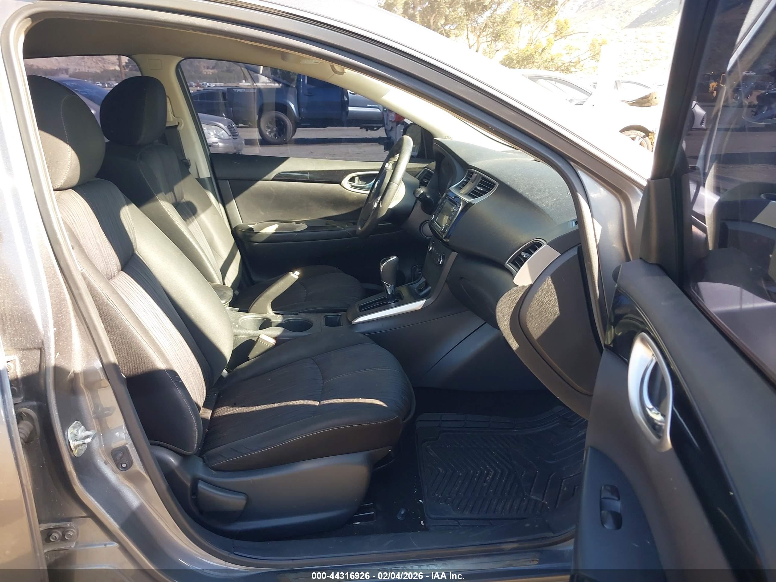 NISSAN SENTRA image 5
