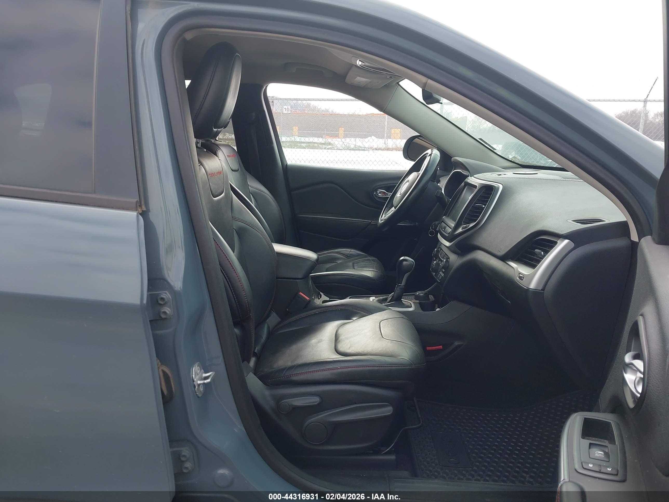 JEEP CHEROKEE image 5