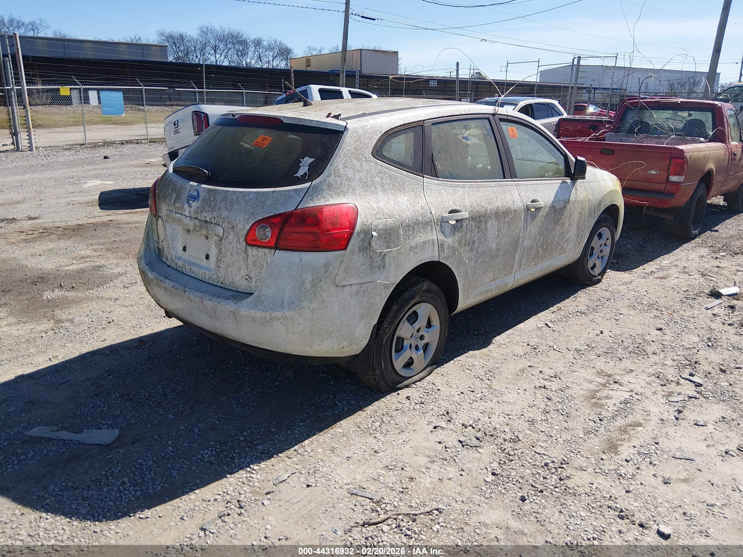 NISSAN ROGUE image 4