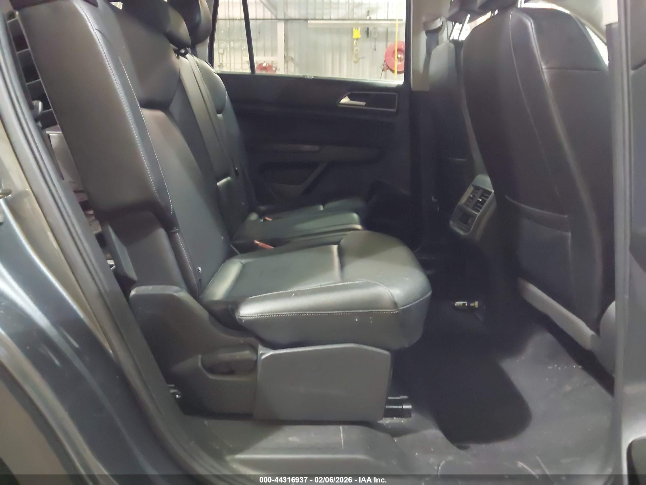 VOLKSWAGEN ATLAS image 8