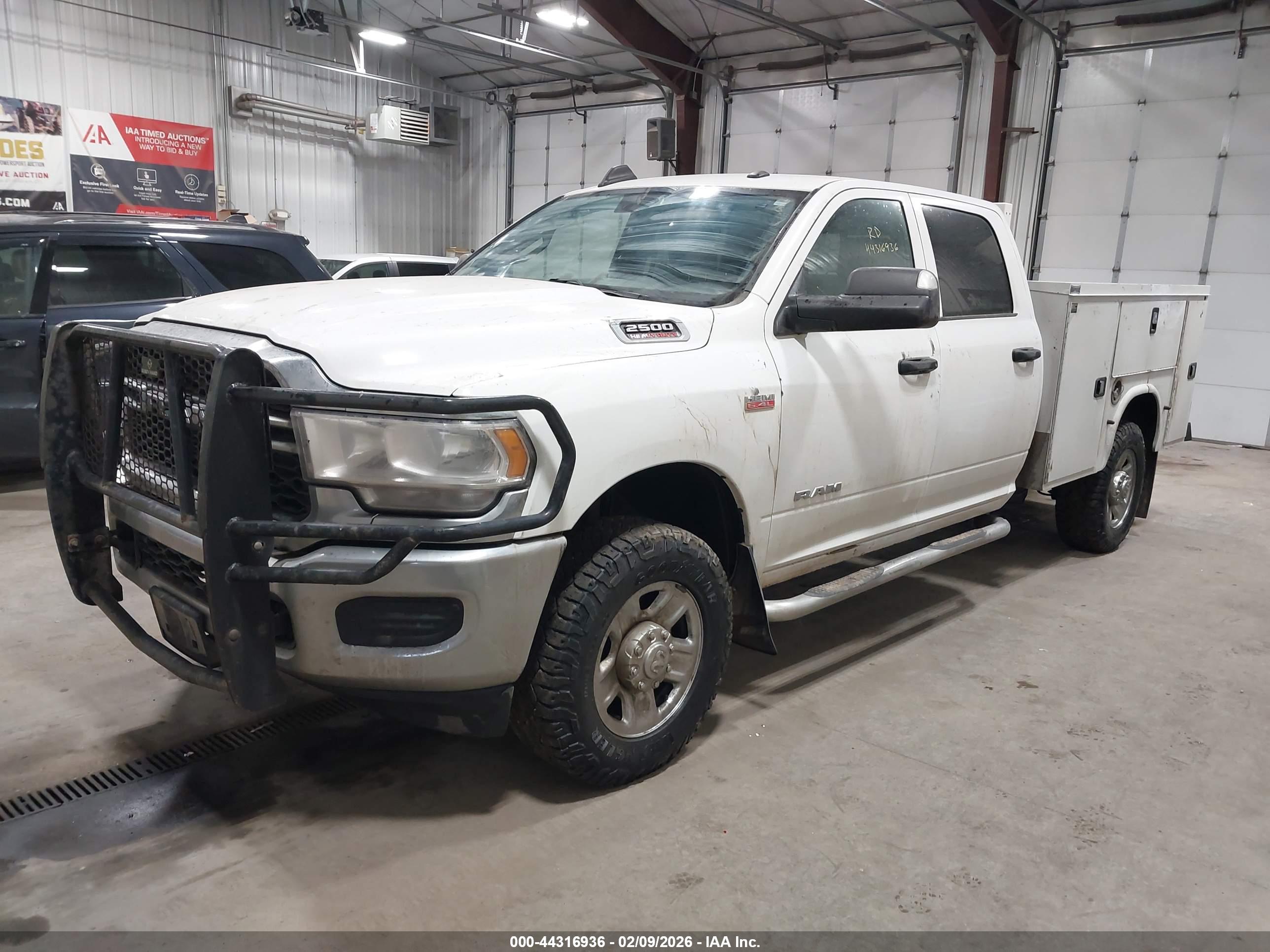 RAM 2500 image 2