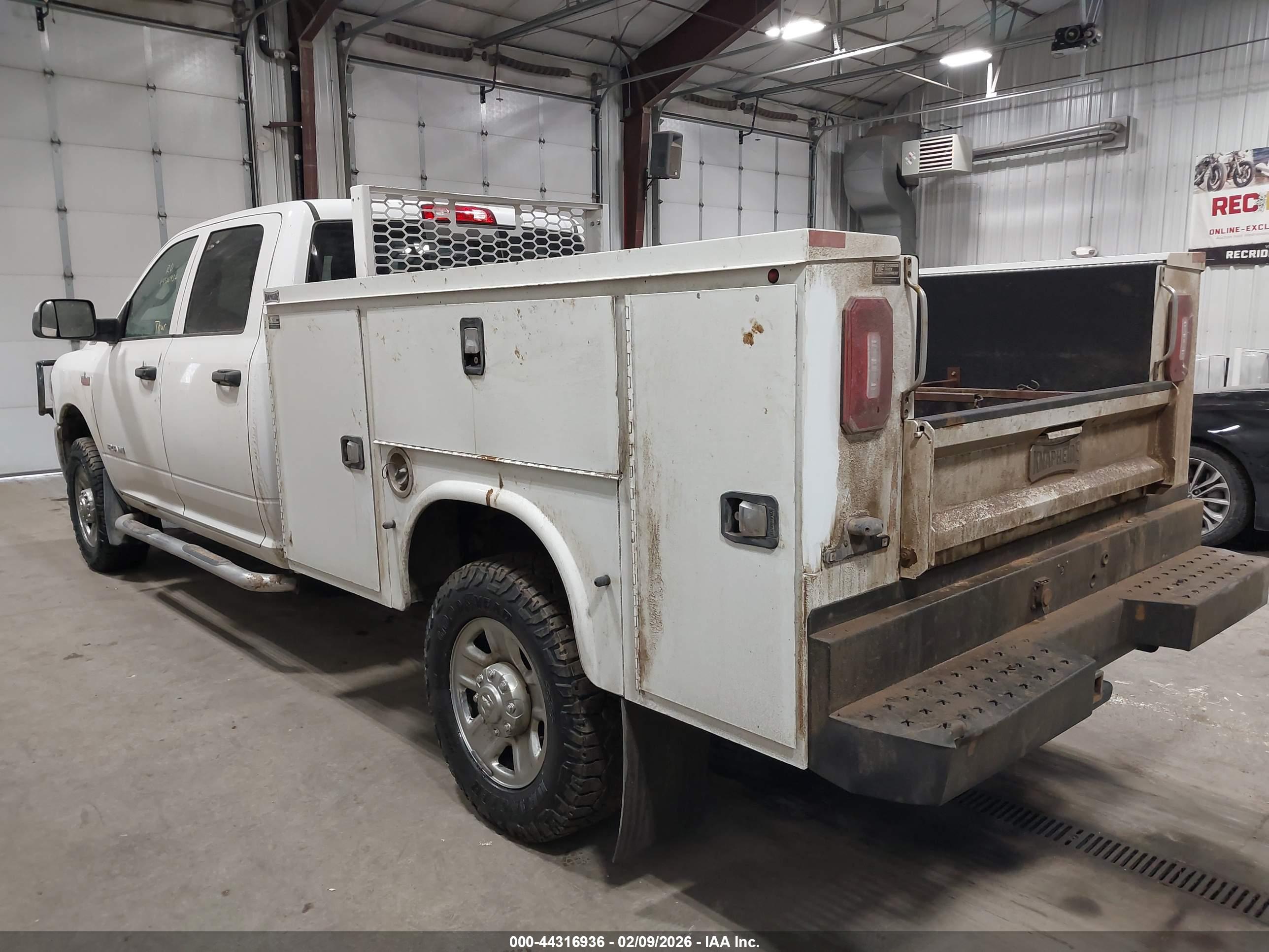 RAM 2500 image 3