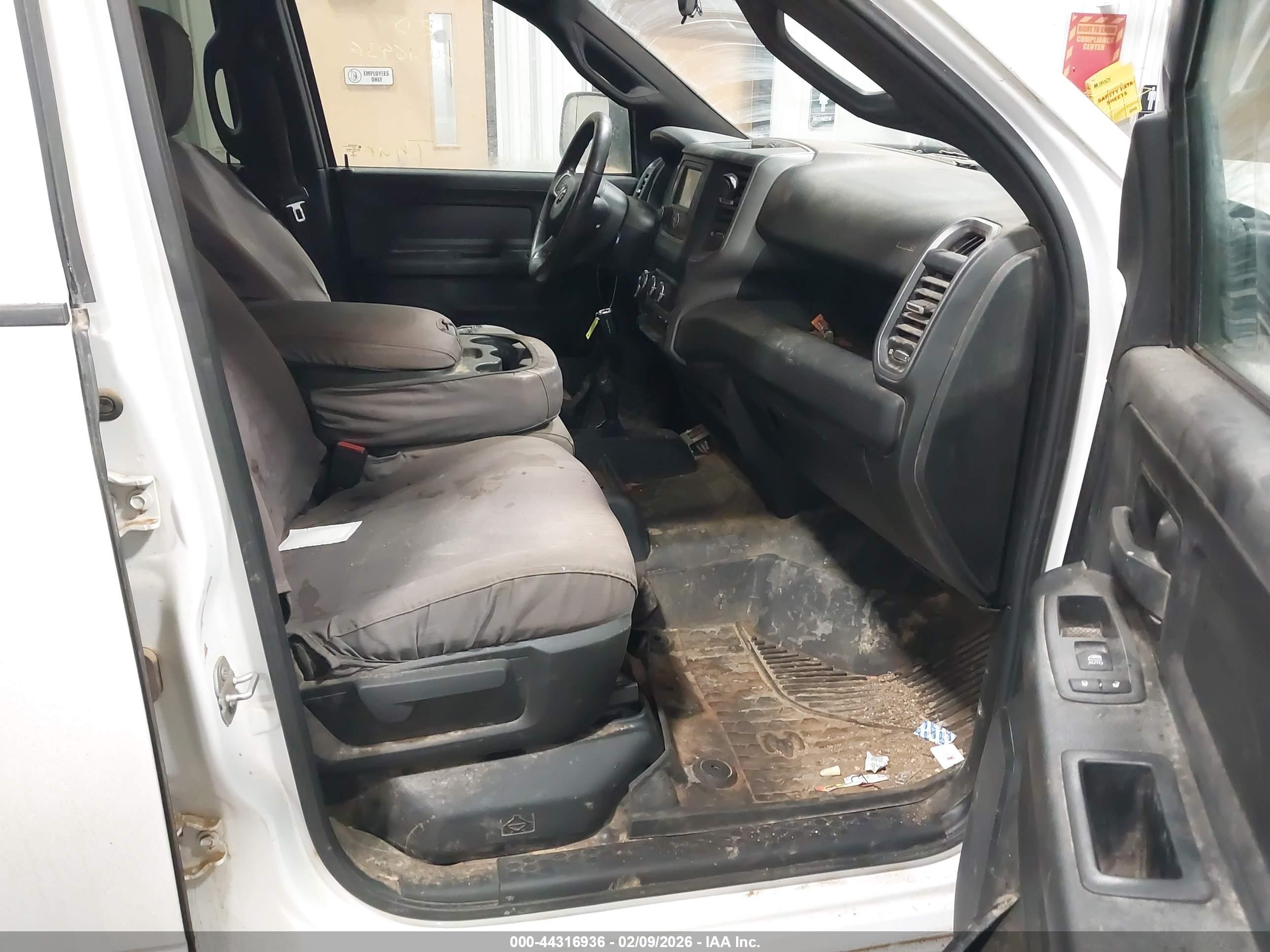 RAM 2500 image 5
